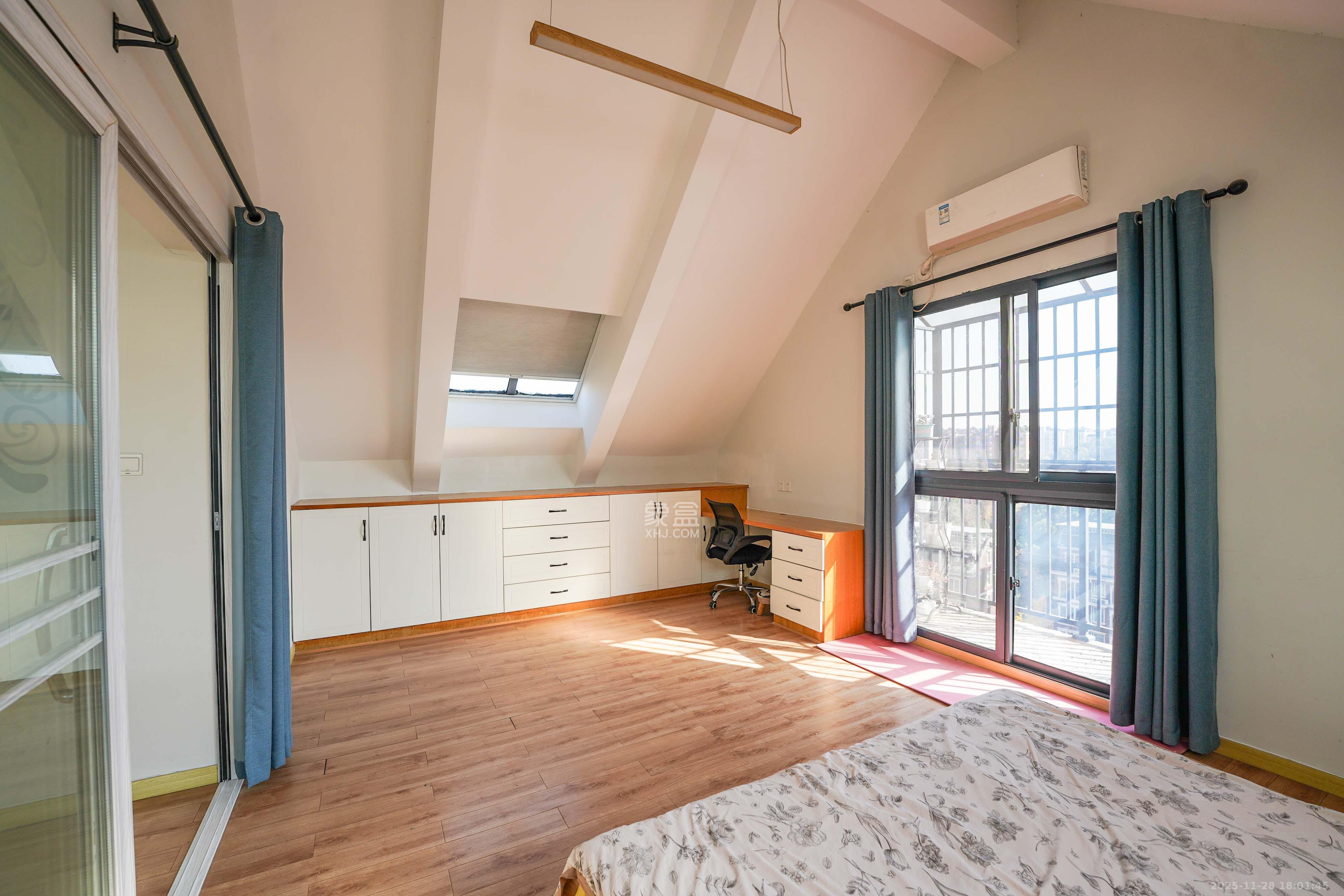 五矿格澜郡  5室2厅2卫    105.0万卧室