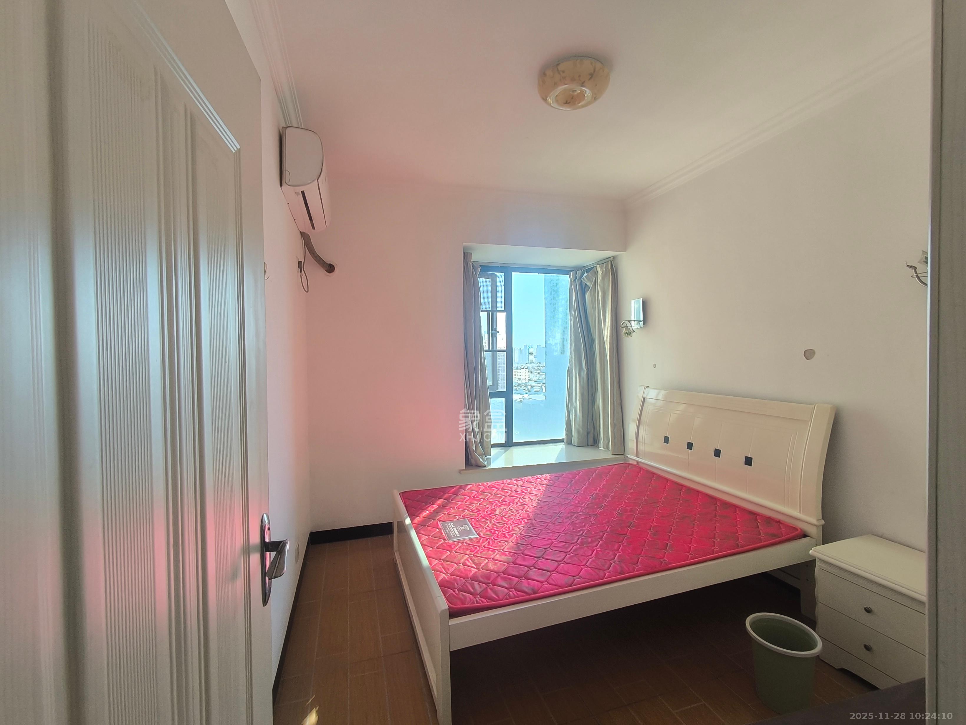 天健壹平方英里(天健芙蓉盛世二期) 4室2厅1卫 4500.0元/月 天健壹平方英里(天健芙蓉盛世二期) 4室2厅1卫 4500.0元/月室内图