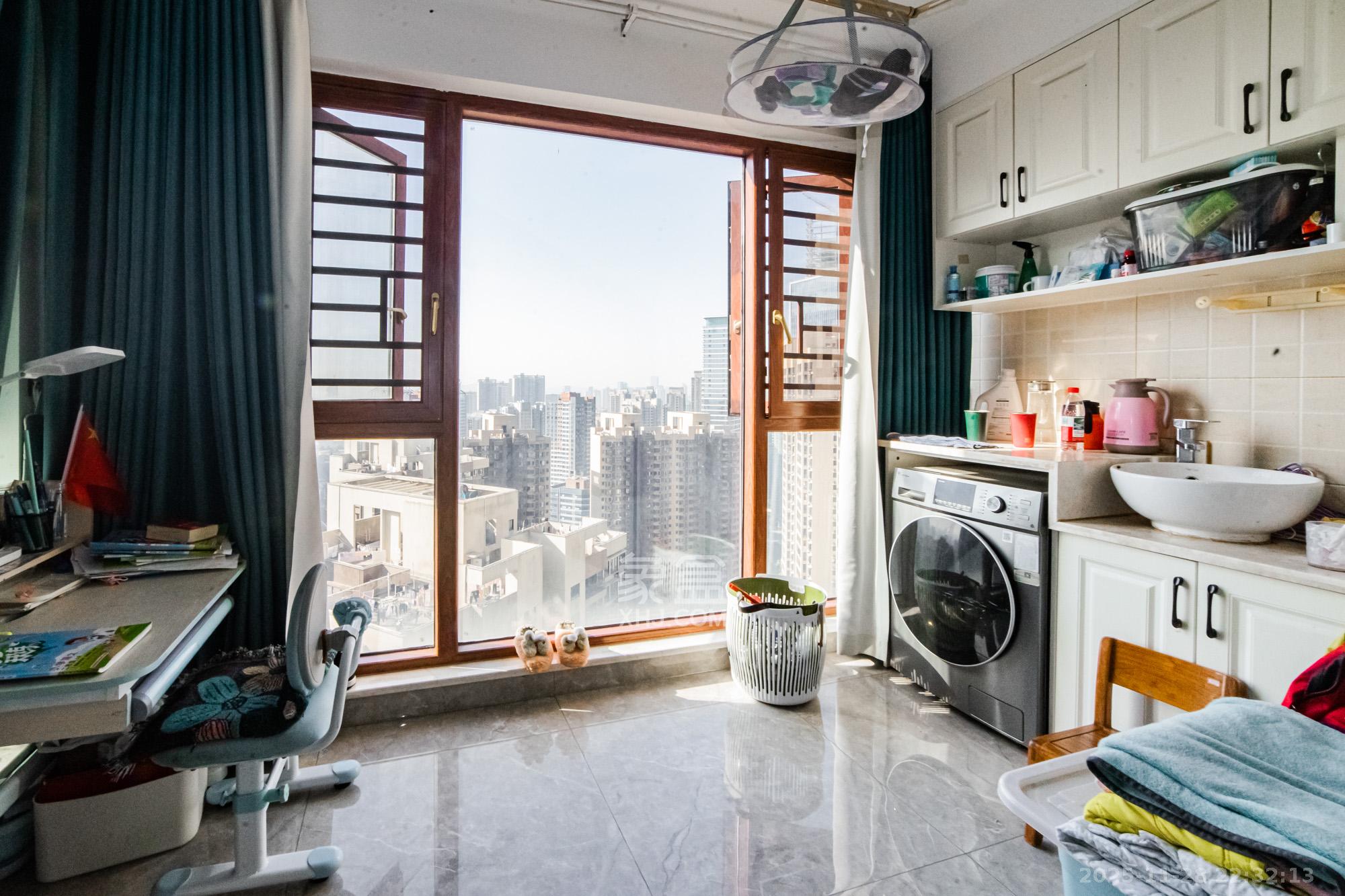 北辰三角洲C2区 3室2厅1卫 142.0万 北辰三角洲C2区 3室2厅1卫 142.0万阳台