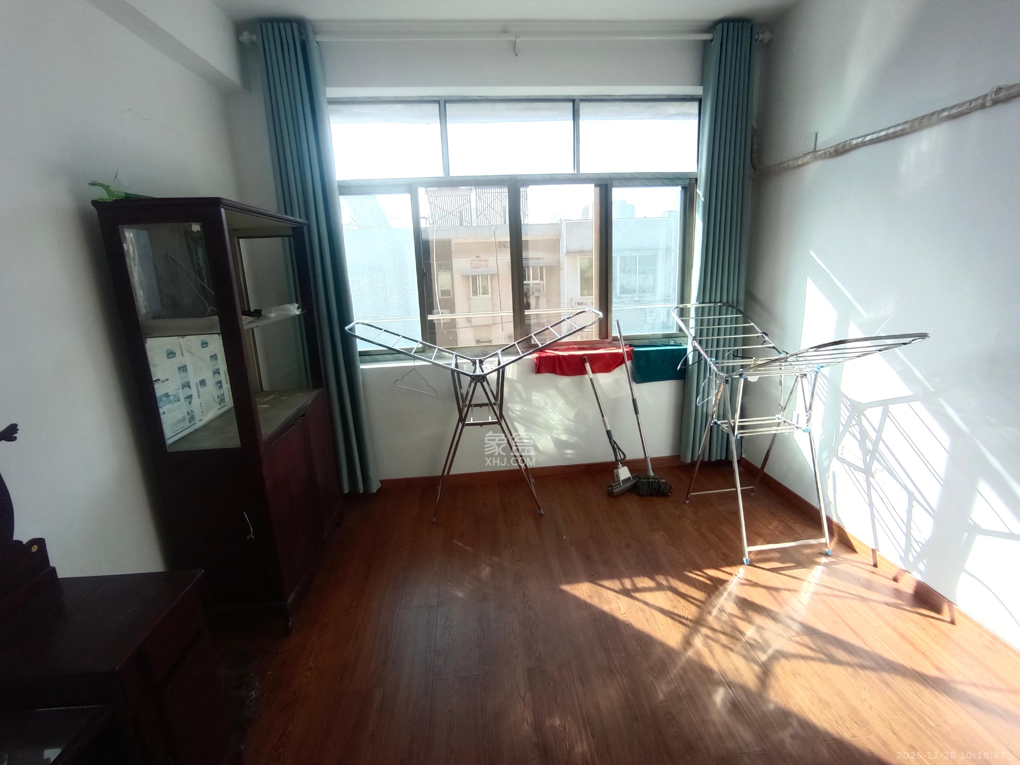 湘仪家园  1室1厅1卫    1600.0元/月室内图