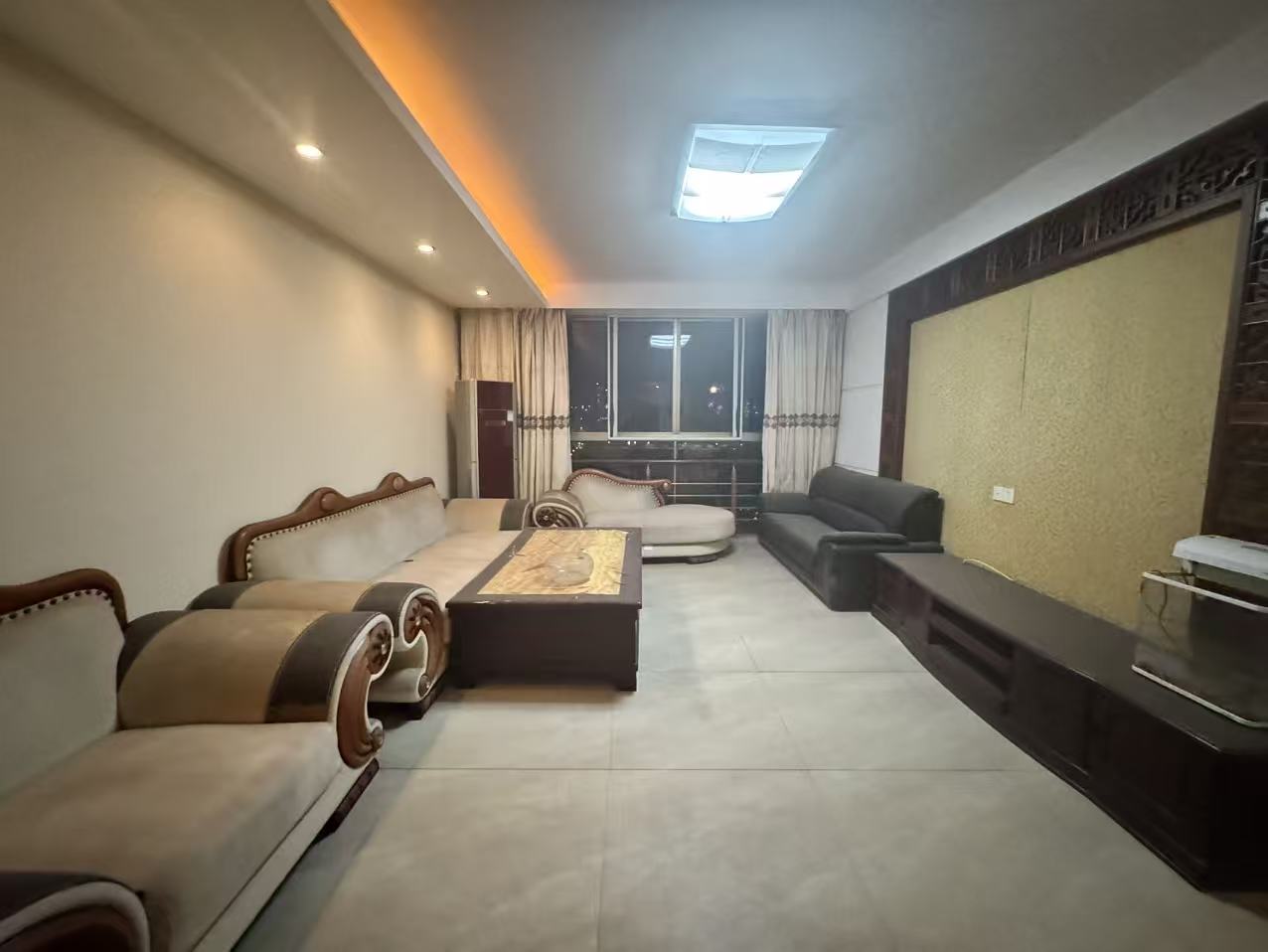 蓝盾景园一期  4室2厅2卫    80.0万