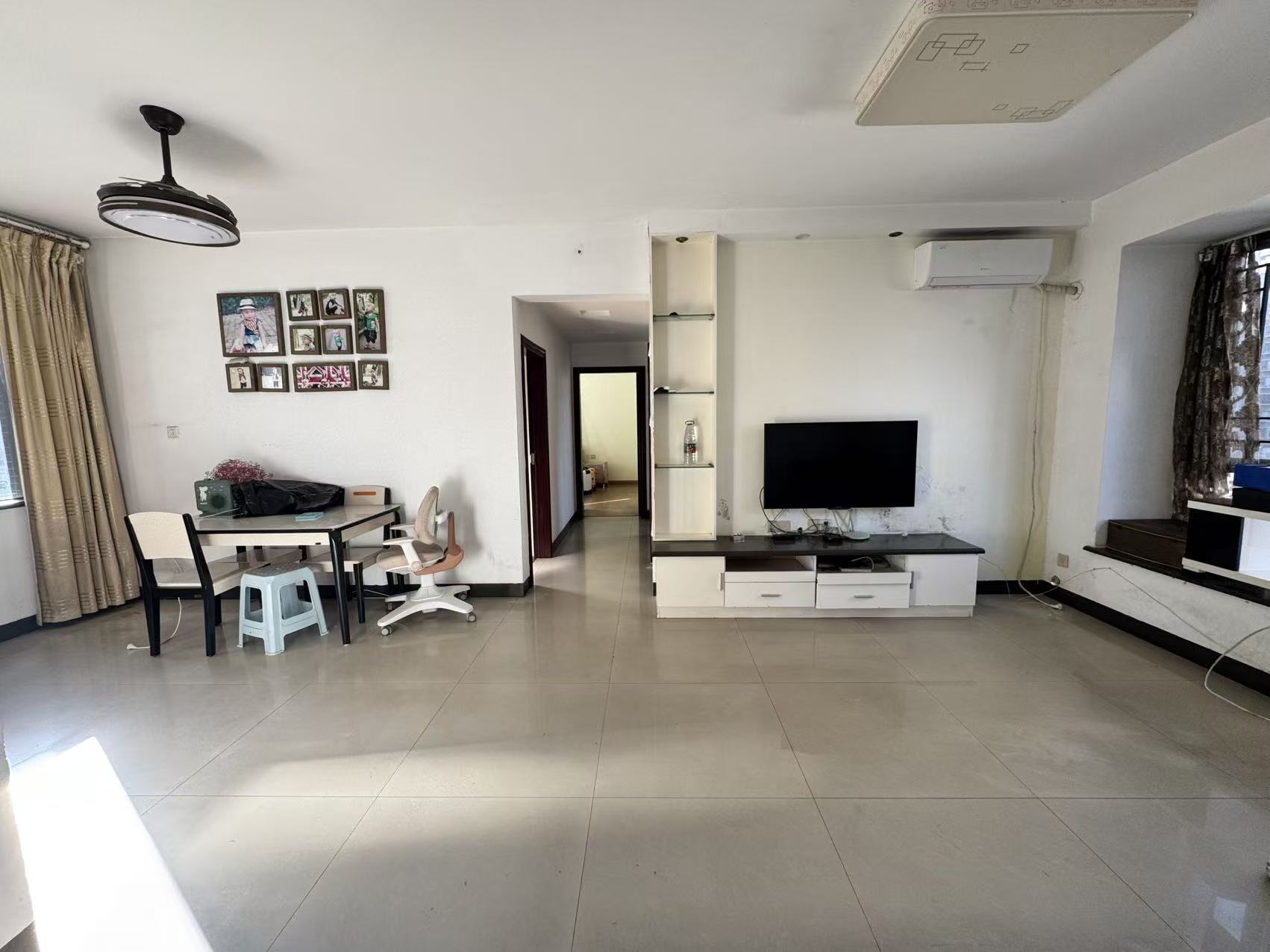 城市风景  3室2厅2卫    45.0万室内图