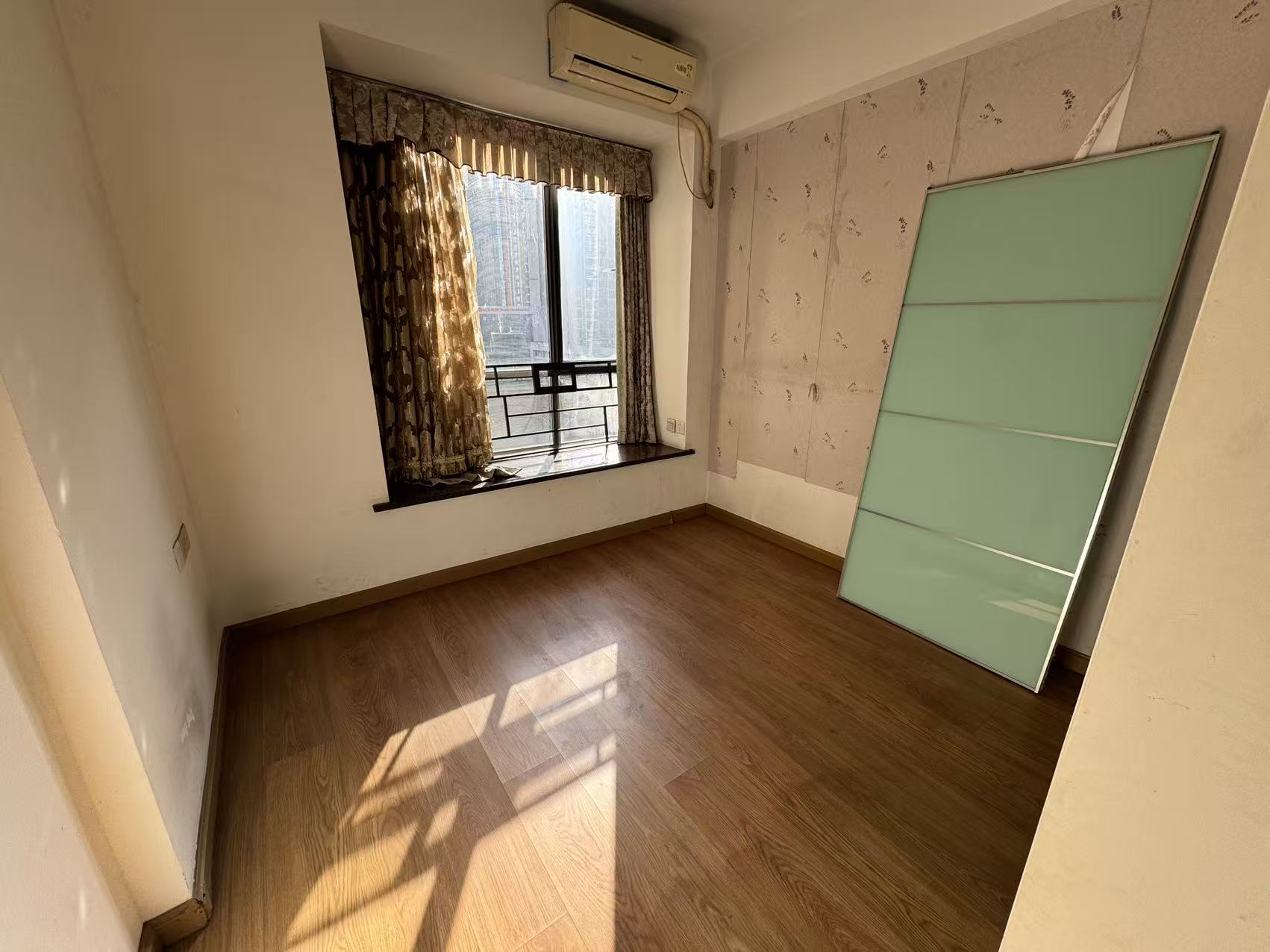 城市风景  3室2厅2卫    45.0万室内图