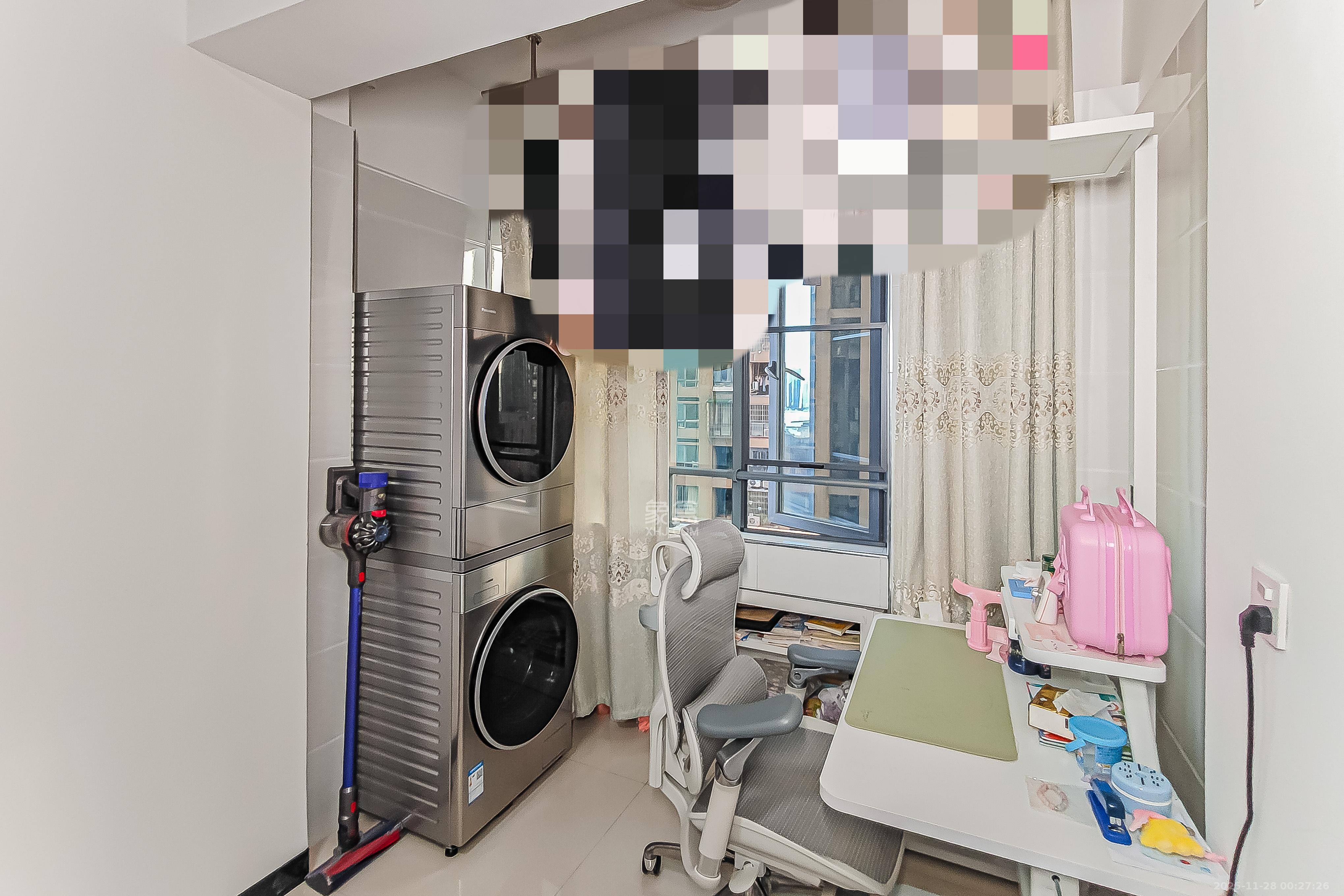 万博汇  2室1厅1卫    52.0万阳台