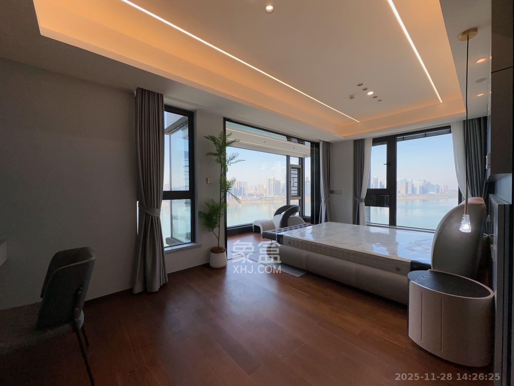 北辰瀚江府  4室2厅2卫    15000.0元/月室内图