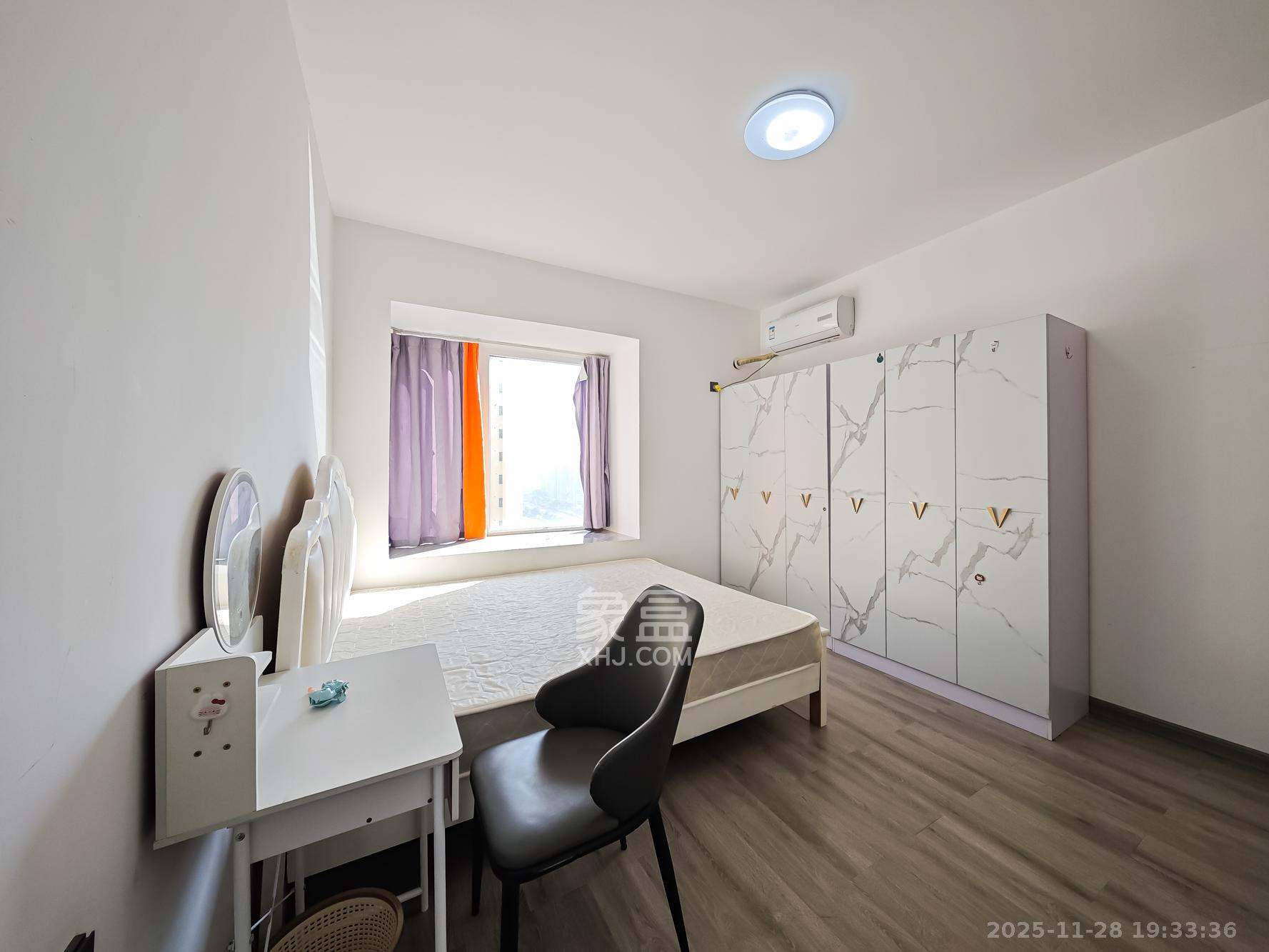 福晟钱隆国际(晟冉景苑) 4室2厅2卫 118.0万 福晟钱隆国际(晟冉景苑) 4室2厅2卫 118.0万卧室