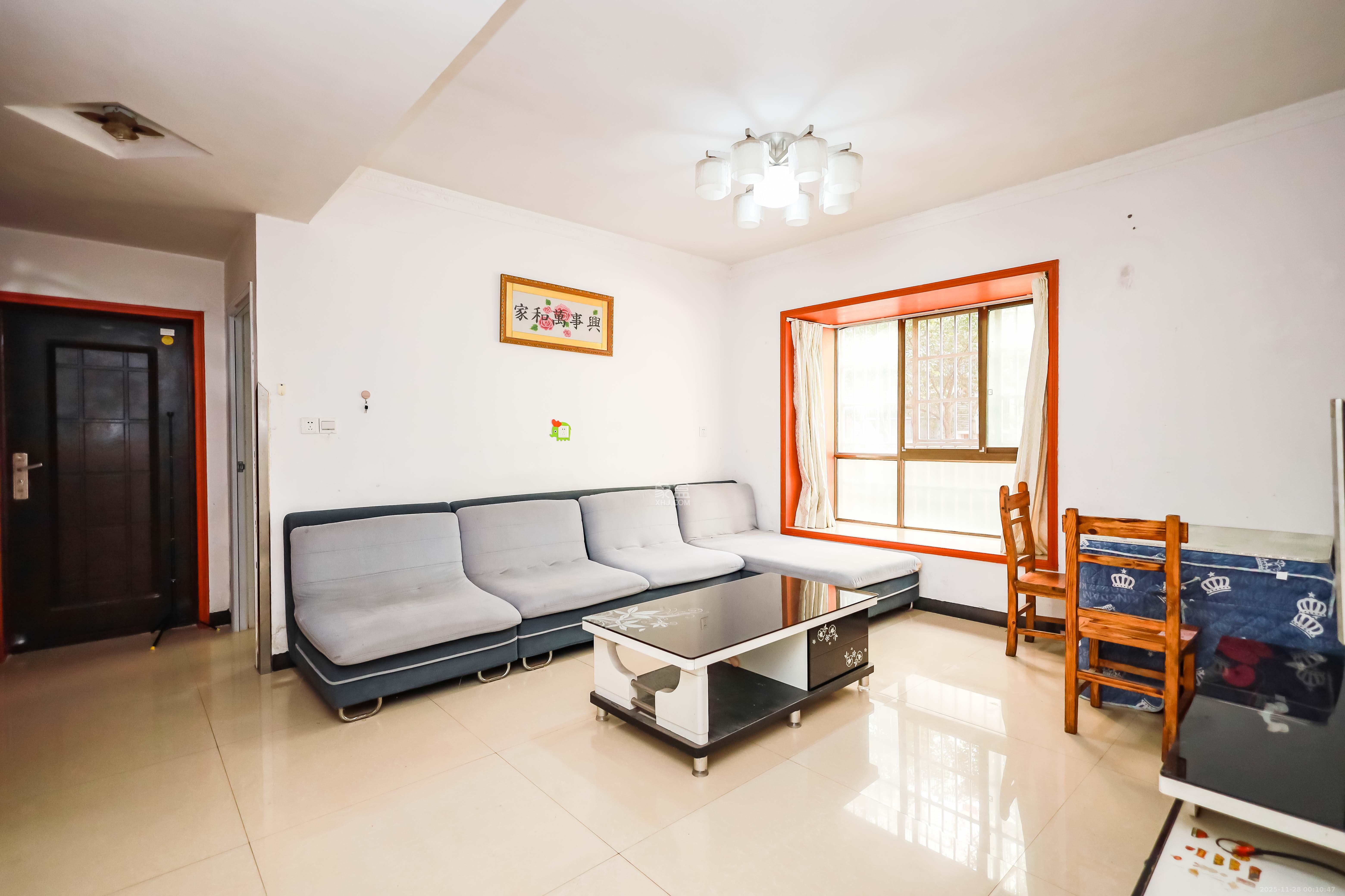 丽都桃源（金峰北院二期）  2室1厅1卫    58.0万客厅