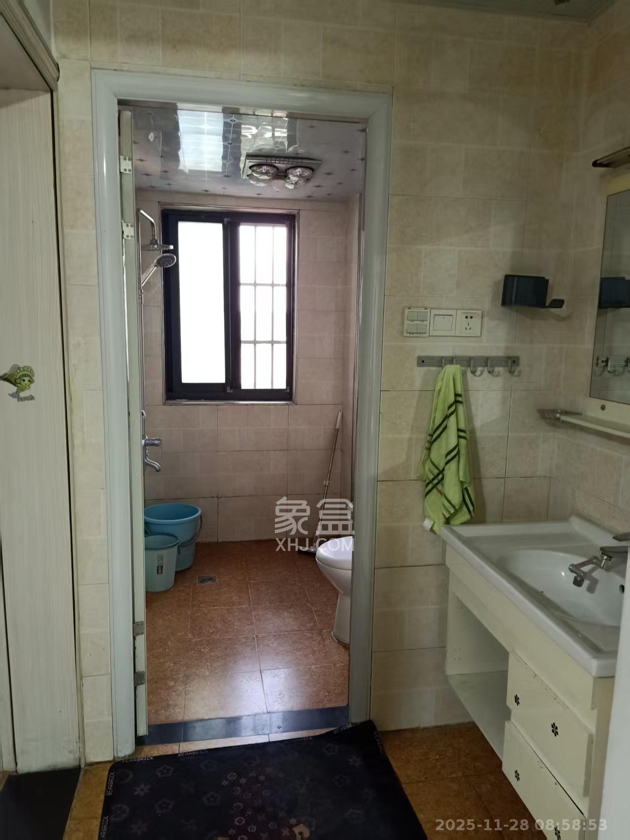 山水嘉园 3室1厅1卫 1800.0元/月 山水嘉园 3室1厅1卫 1800.0元/月室内图