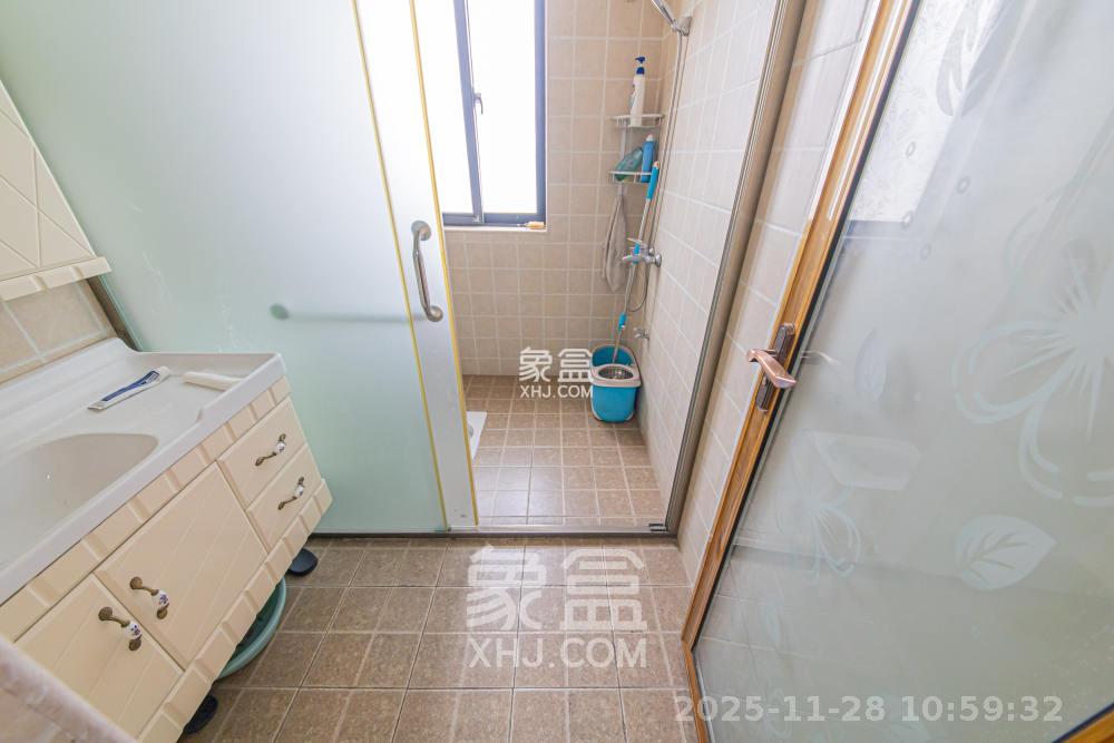 钱隆学府一、二期 3室2厅1卫 2300.0元/月 钱隆学府一、二期 3室2厅1卫 2300.0元/月室内图