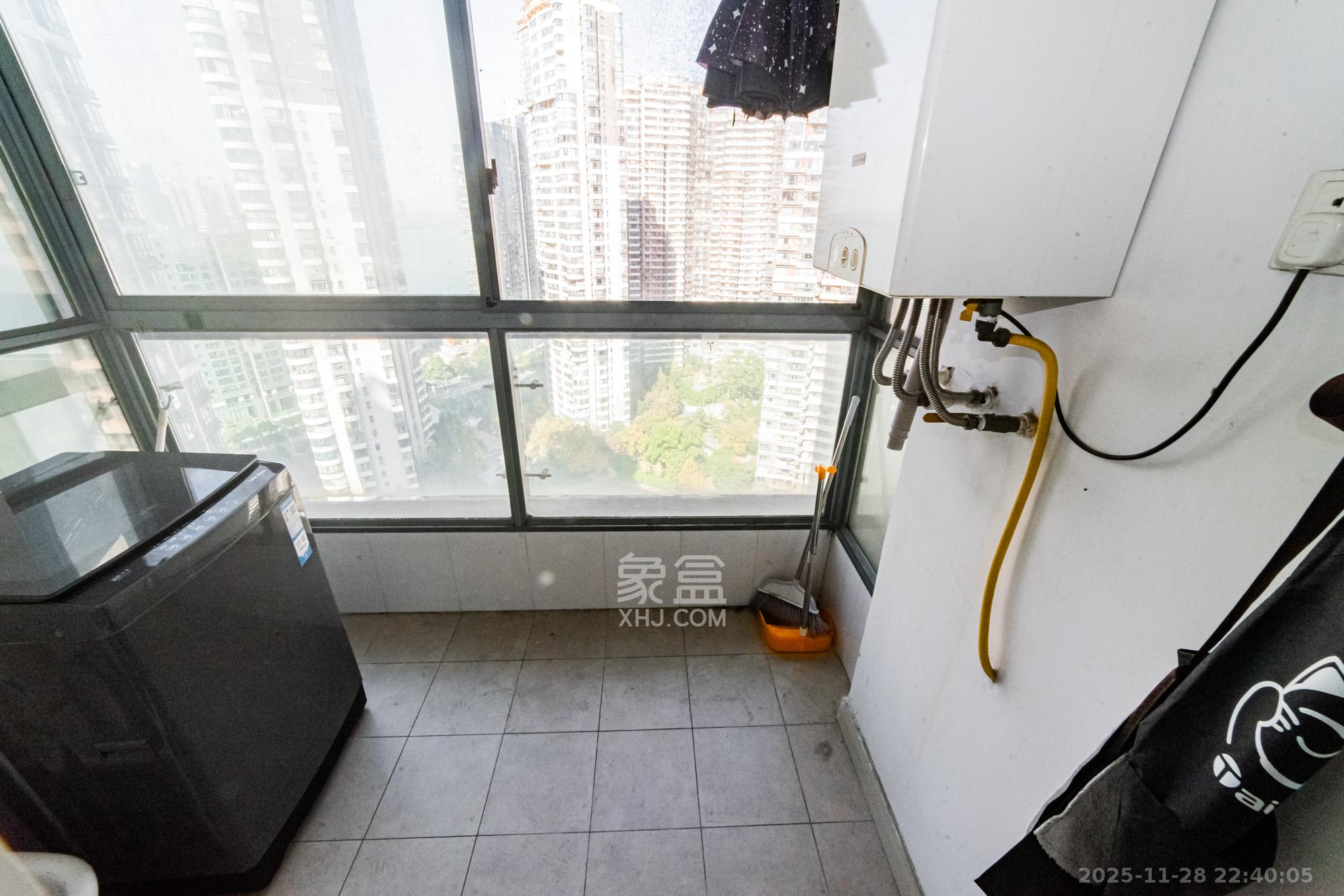 北辰三角洲D3区 3室2厅2卫 170.0万 北辰三角洲D3区 3室2厅2卫 170.0万阳台