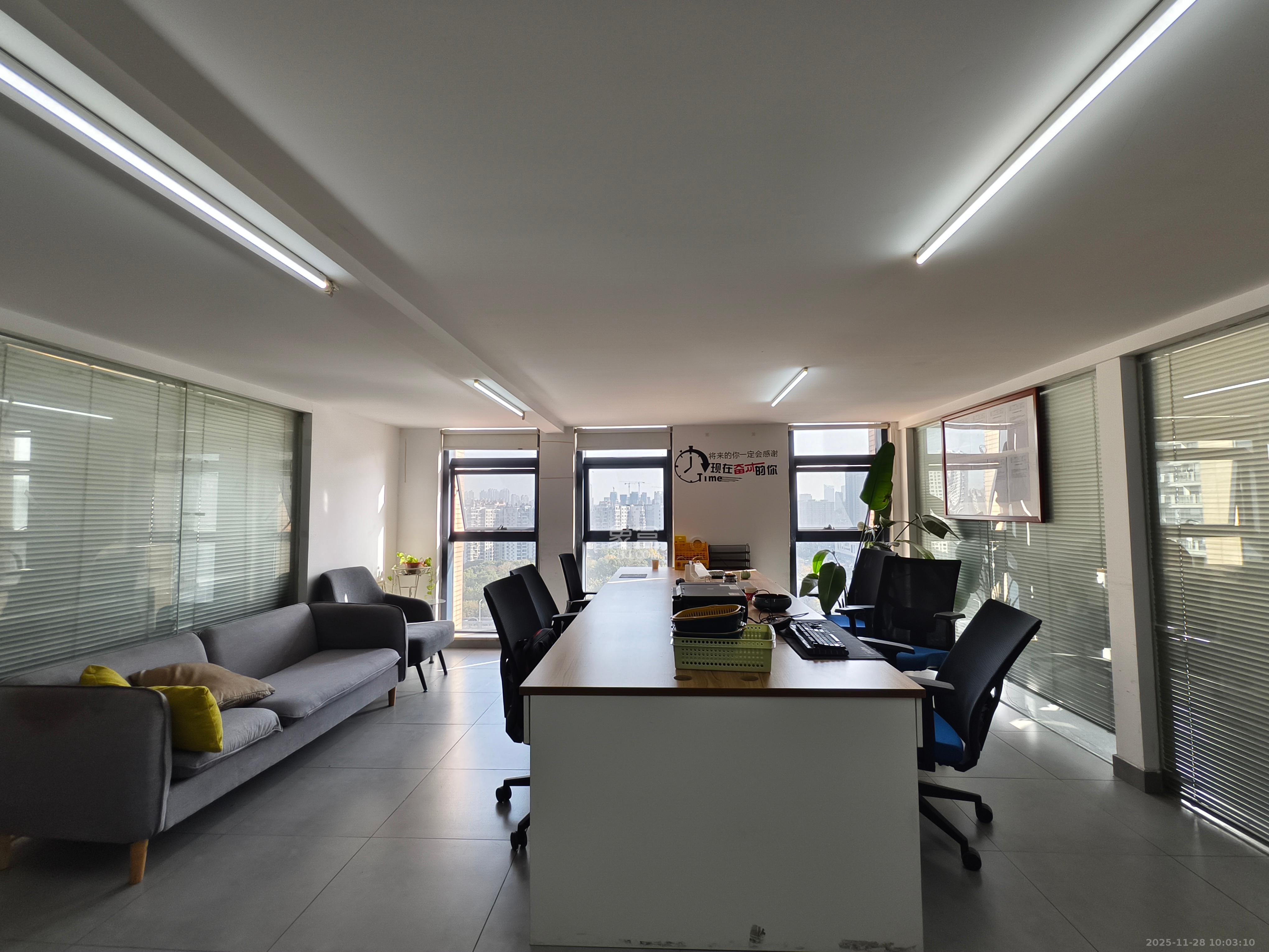 新世界创邸   192.0㎡      9000.0元/月室内图