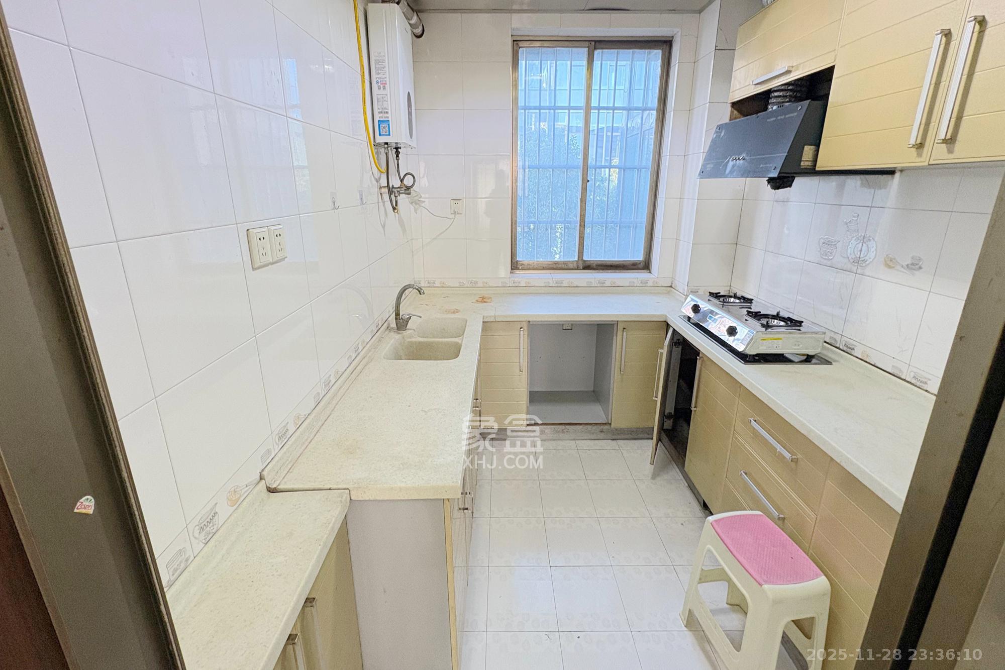 东南明苑 3室0厅0卫 128.0万 东南明苑 3室0厅0卫 128.0万厨房