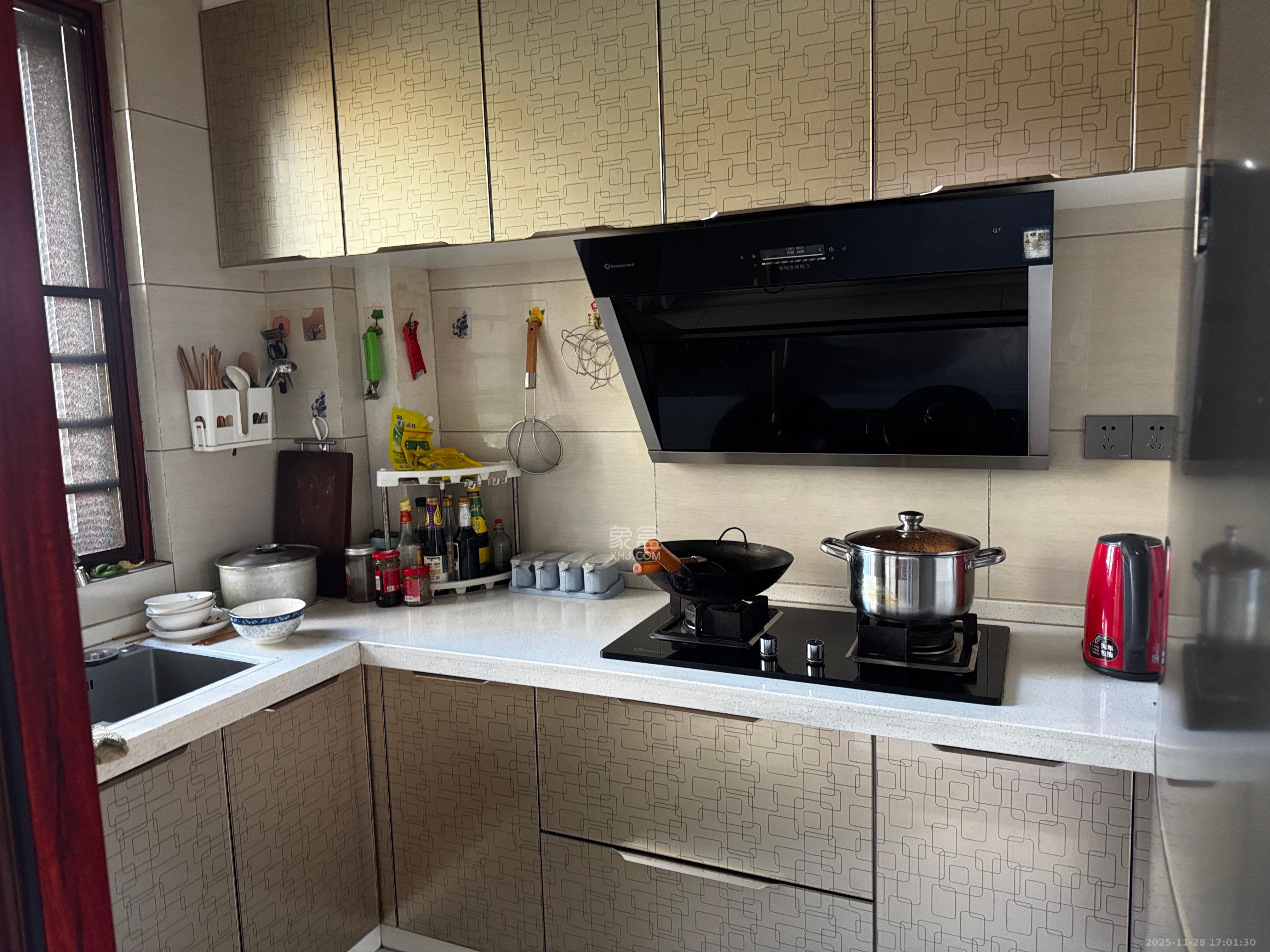 朝正美苑 3室2厅2卫 3500.0元/月 朝正美苑 3室2厅2卫 3500.0元/月室内图