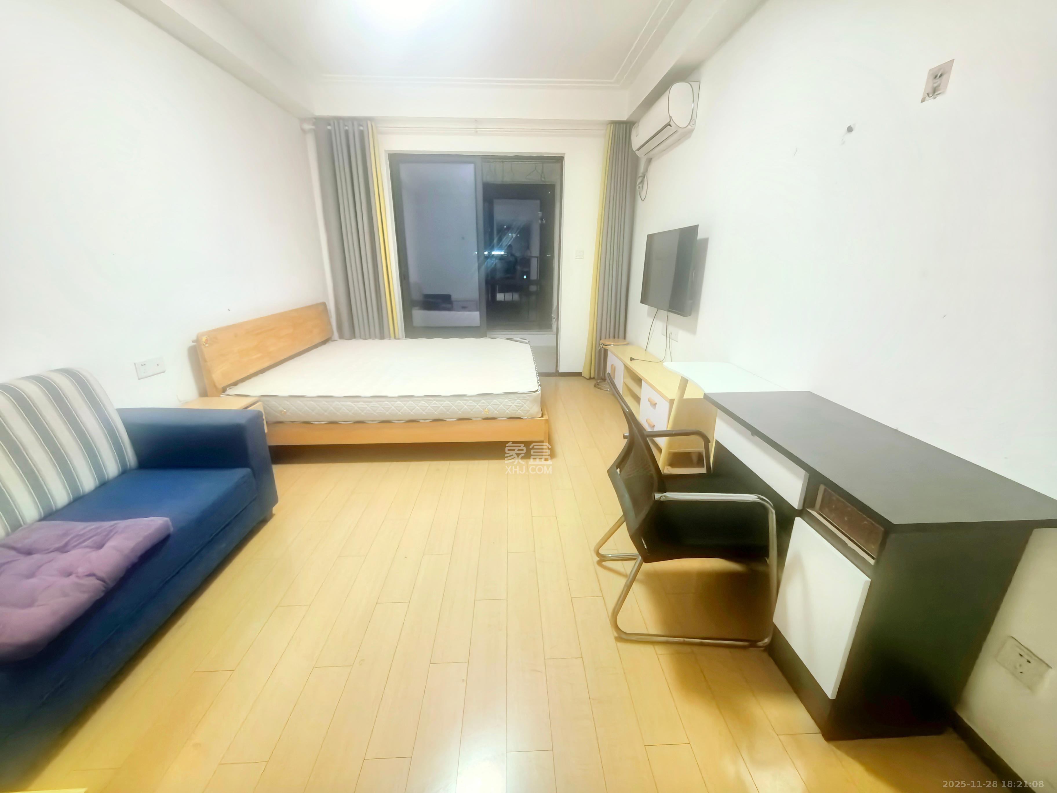 中海新城熙岸（中信新城五期）  1室1厅1卫    1000.0元/月