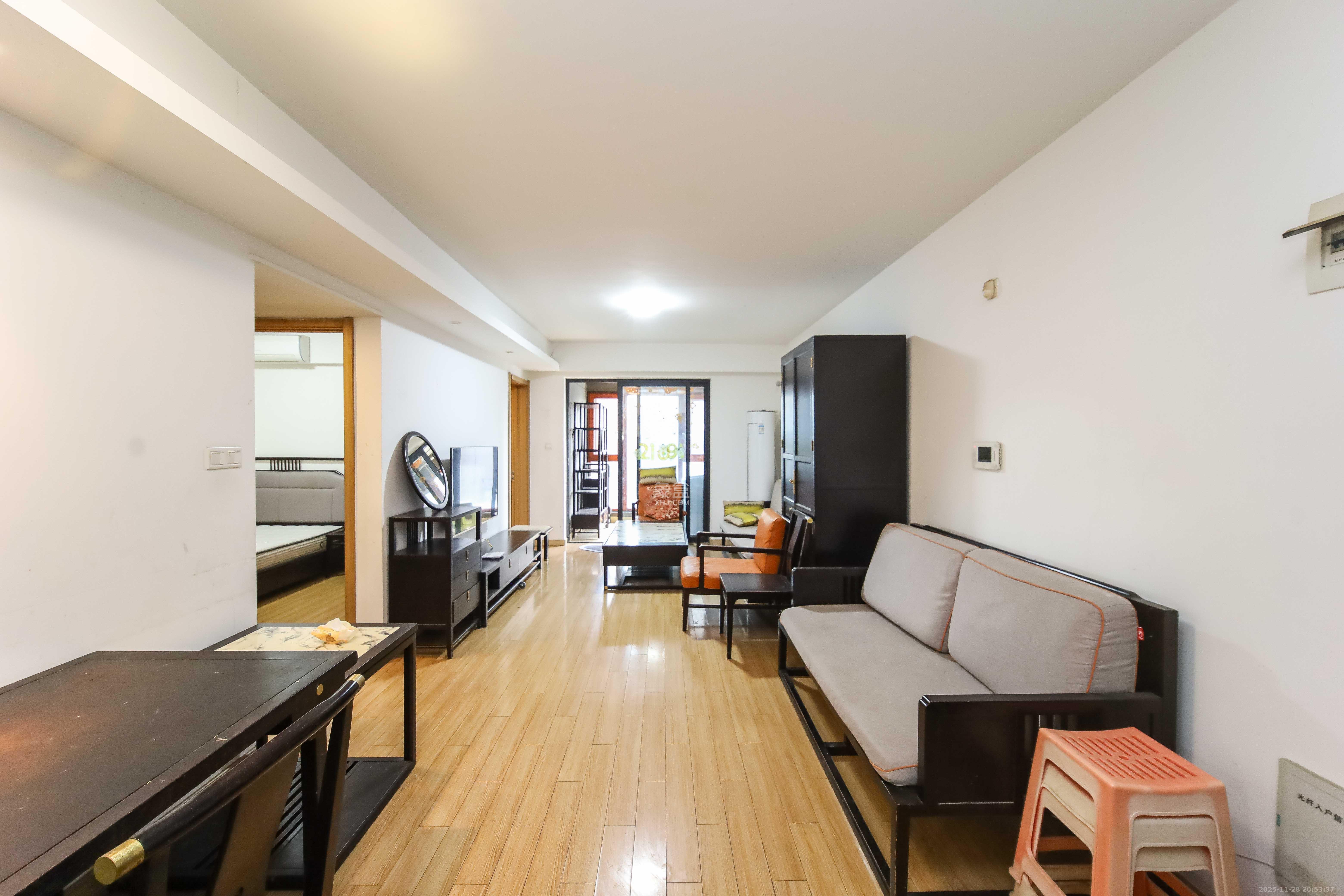 万科金域蓝湾  3室2厅2卫    125.0万