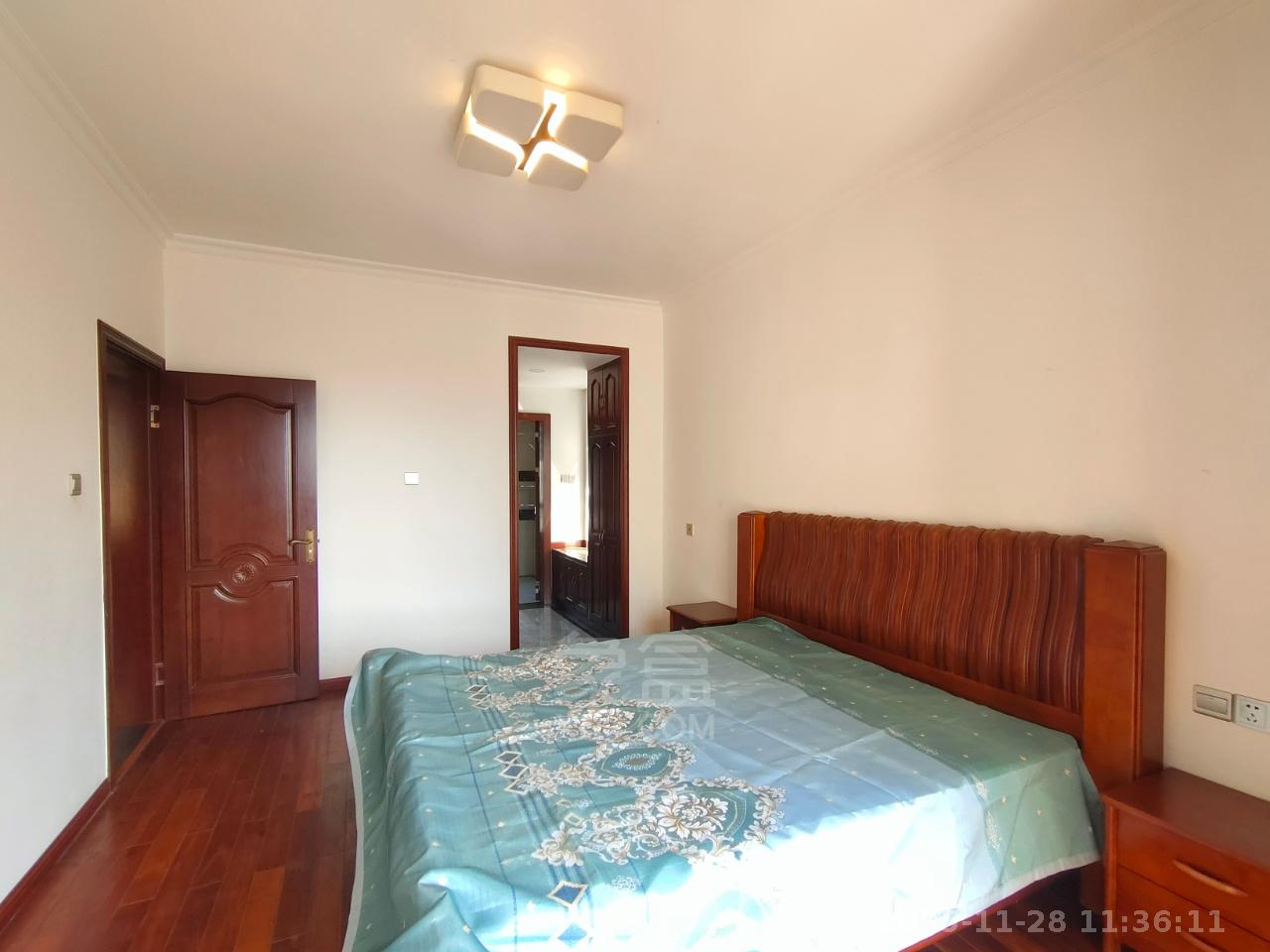 天泰家园  3室2厅2卫    1600.0元/月室内图