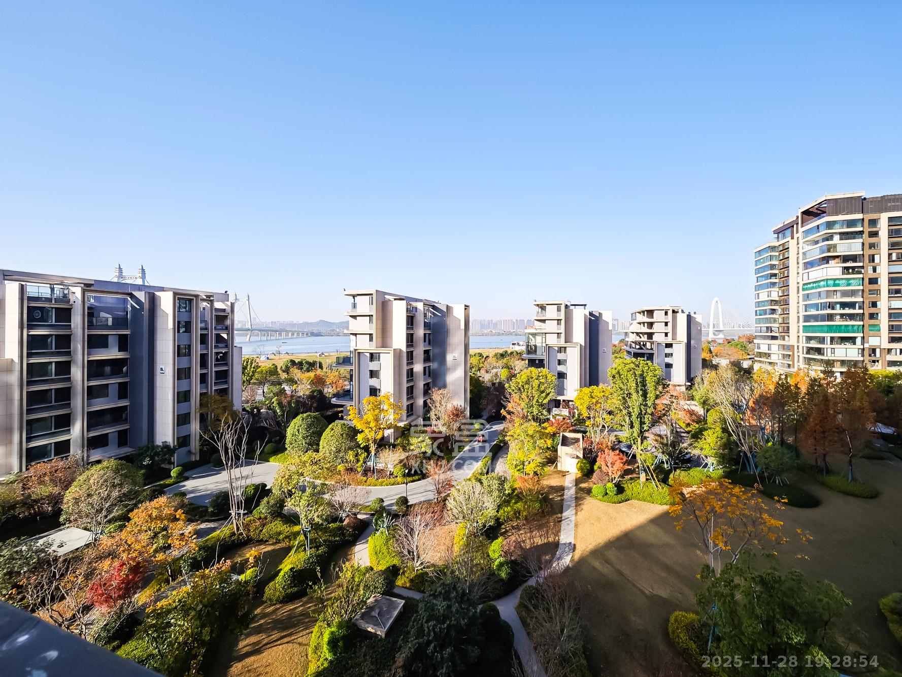 中欣楚天御府B区观澜 4室2厅2卫 450.0万 中欣楚天御府B区观澜 4室2厅2卫 450.0万其他