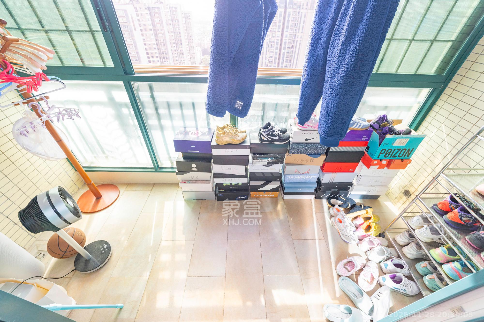 恒大雅苑  2室2厅1卫    70.0万阳台