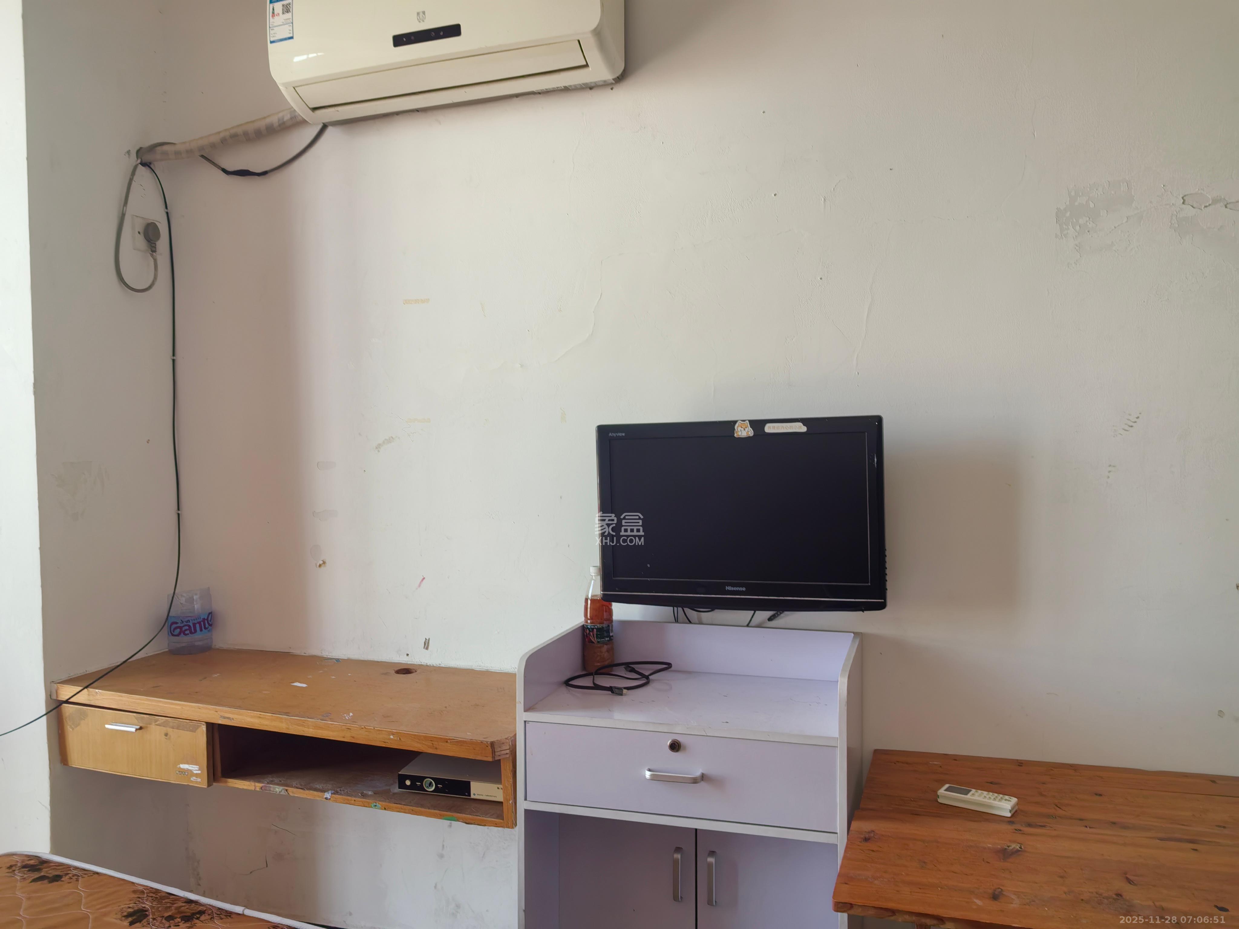 盛世康城 1室2厅1卫 700.0元/月 盛世康城 1室2厅1卫 700.0元/月室内图