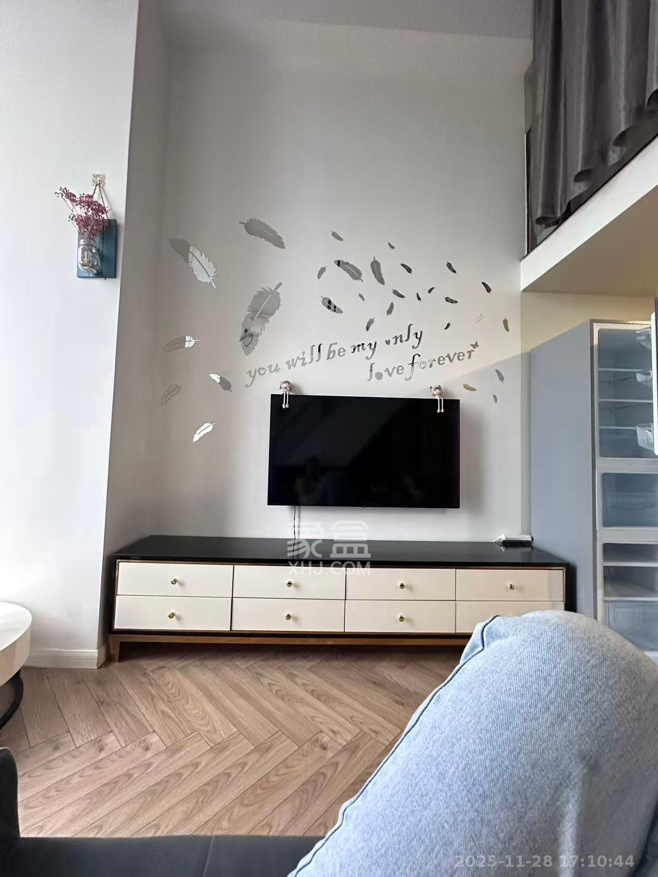 兰亭湾畔 1室1厅1卫 1800.0元/月 兰亭湾畔 1室1厅1卫 1800.0元/月室内图