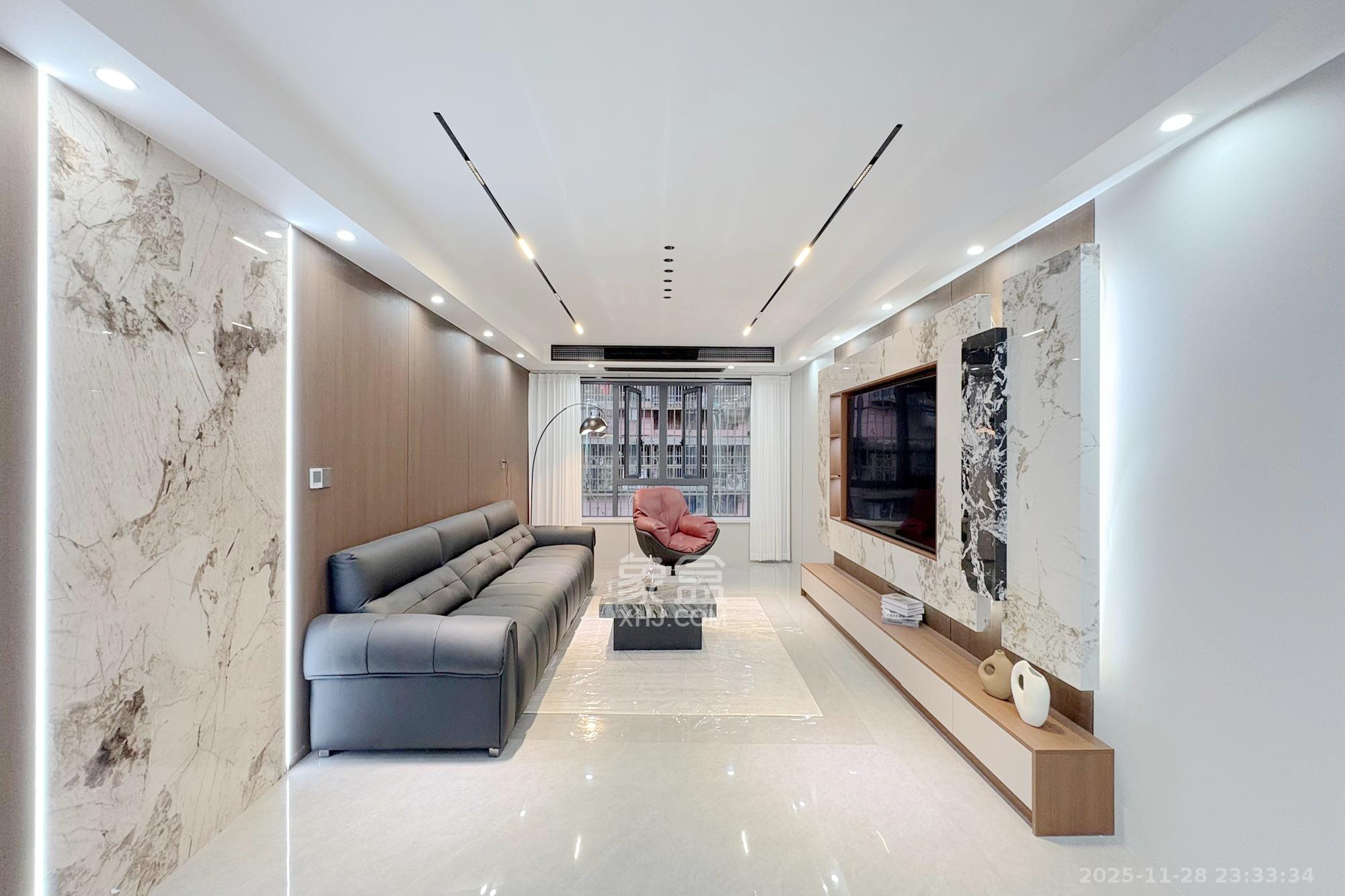 新富城  4室2厅2卫    112.0万