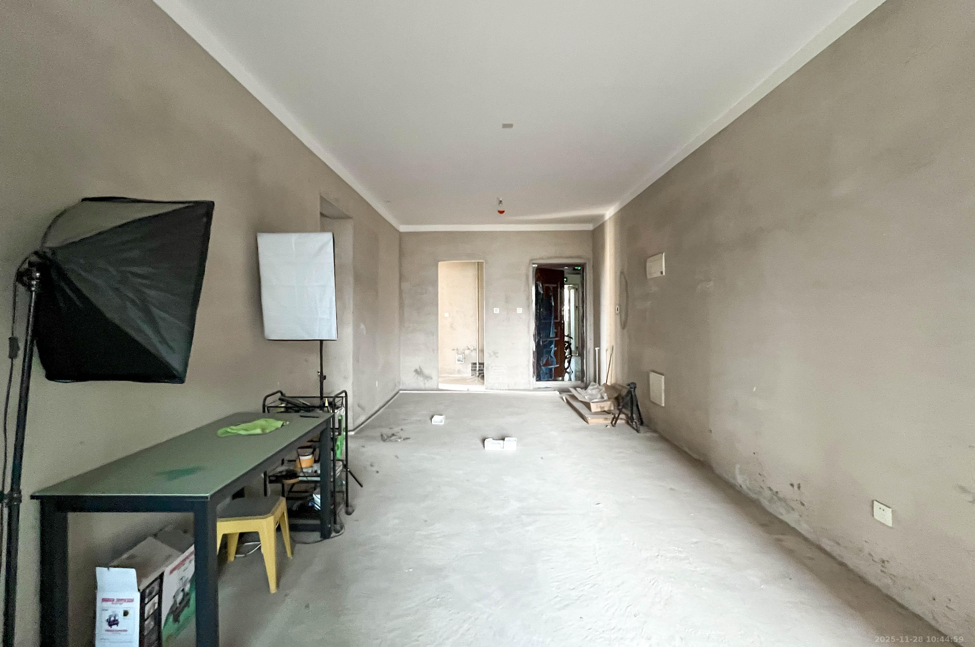 中建梅溪湖中心 3室2厅2卫 125.0万 中建梅溪湖中心 3室2厅2卫 125.0万客厅