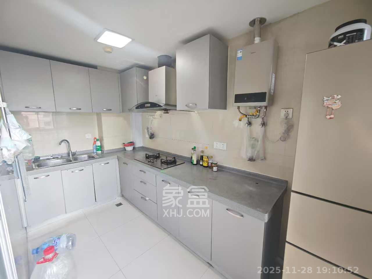 共和世家 1室1厅1卫 2000.0元/月 共和世家 1室1厅1卫 2000.0元/月室内图