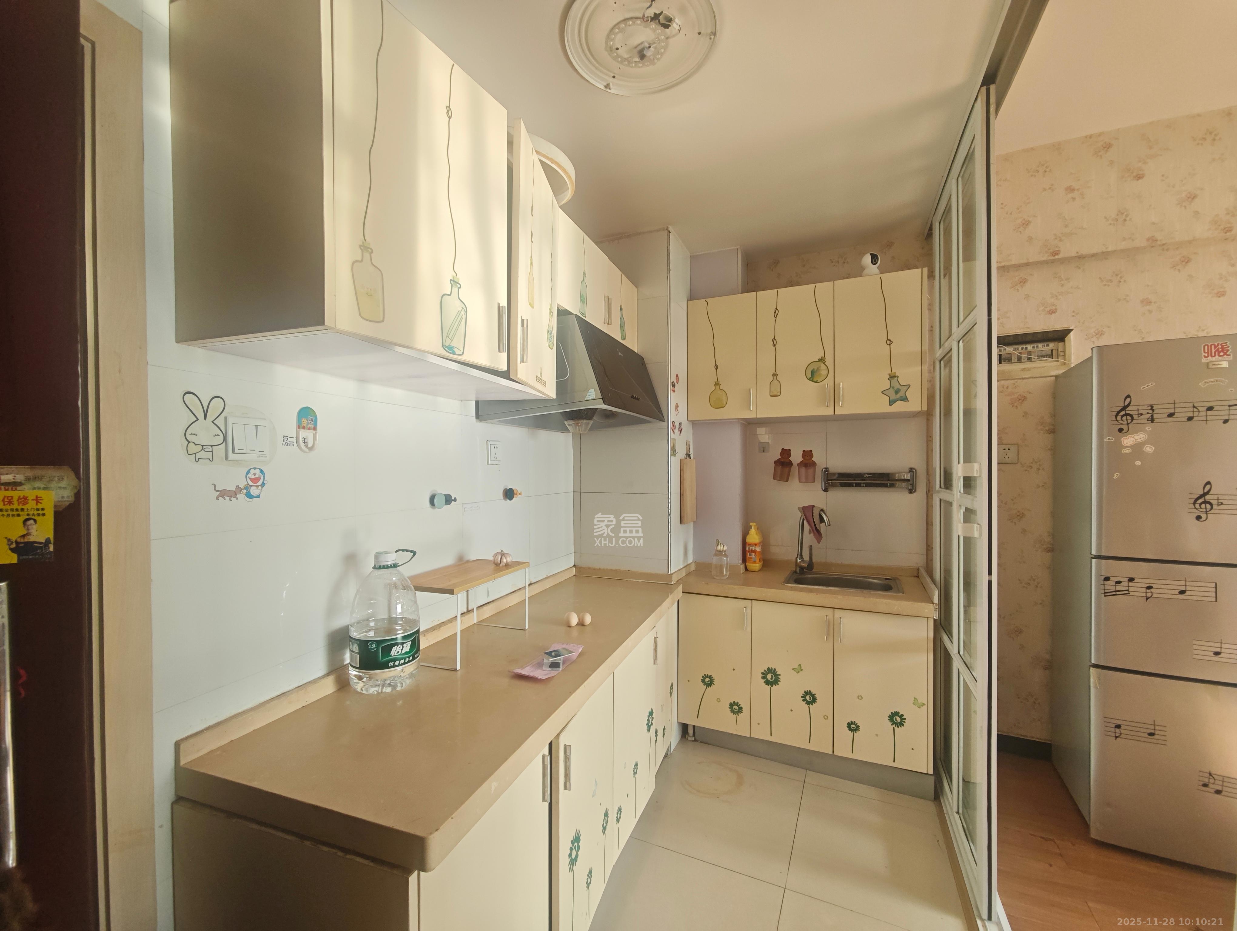 观园国际公寓 1室1厅1卫 1600.0元/月 观园国际公寓 1室1厅1卫 1600.0元/月室内图