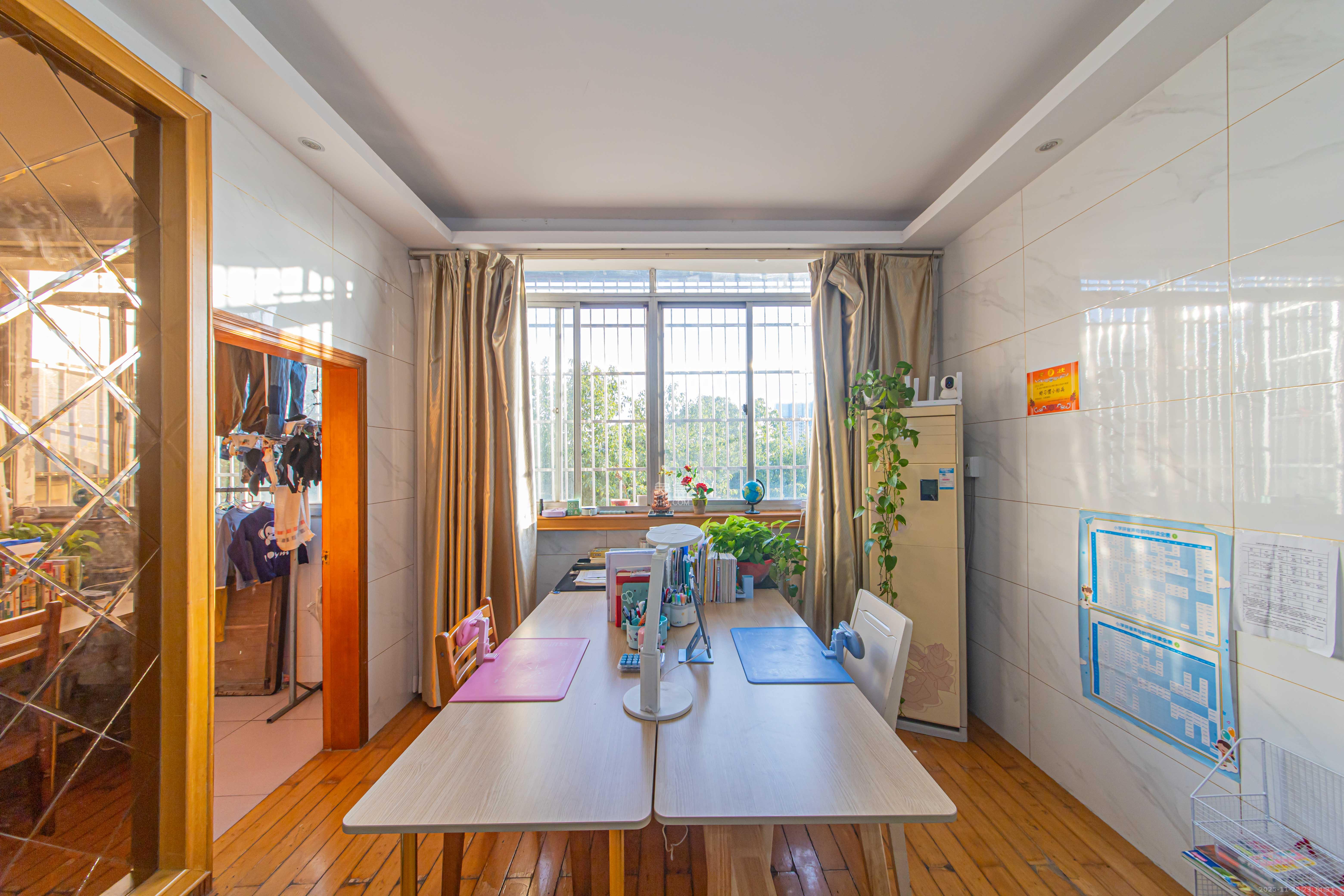 黑石铺路48所家属区(第四十八研究所) 3室2厅2卫 75.0万 黑石铺路48所家属区(第四十八研究所) 3室2厅2卫 75.0万阳台