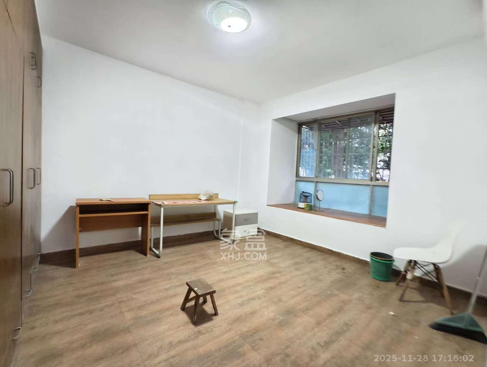 新世纪家园  3室2厅2卫    2500.0元/月室内图