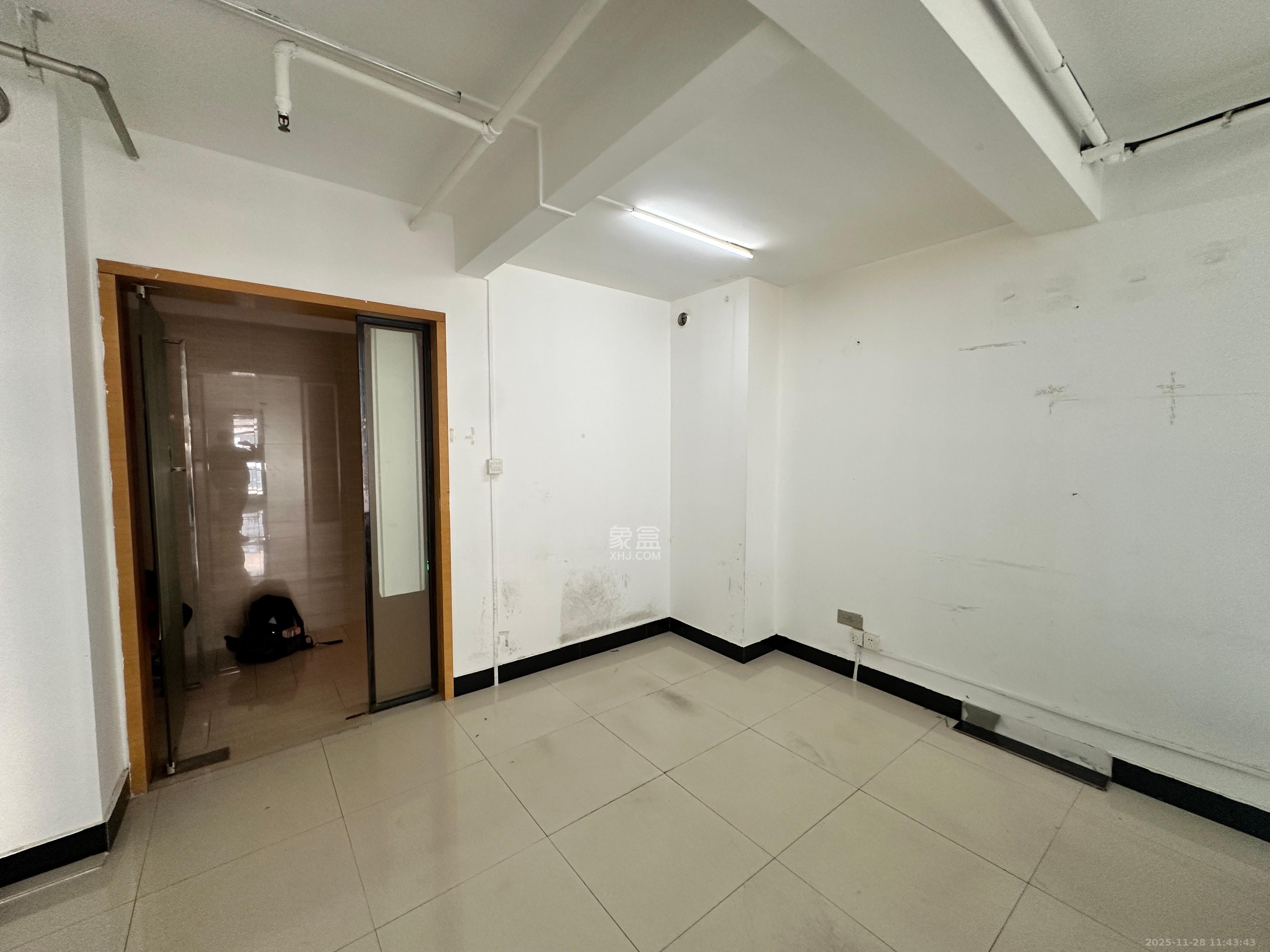 德思勤城市广场（宝格丽公寓）   100.0㎡      2200.0元/月室内图