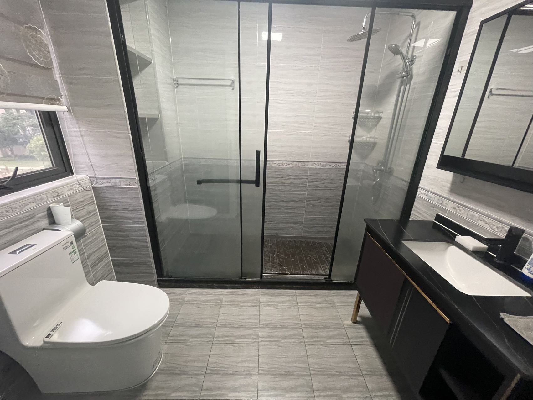 海航豪庭北苑  3室2厅2卫    4500.0元/月室内图