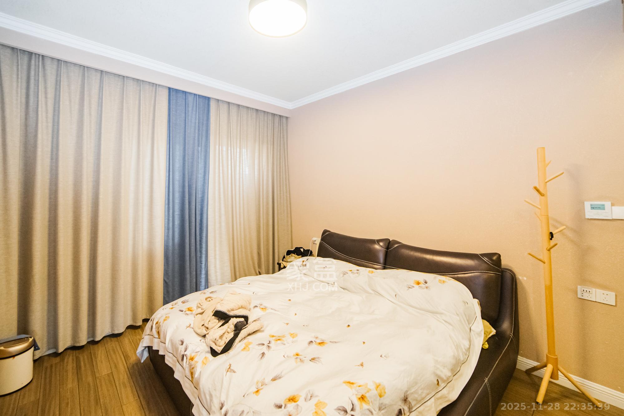 北辰定江洋  3室2厅2卫    398.0万卧室