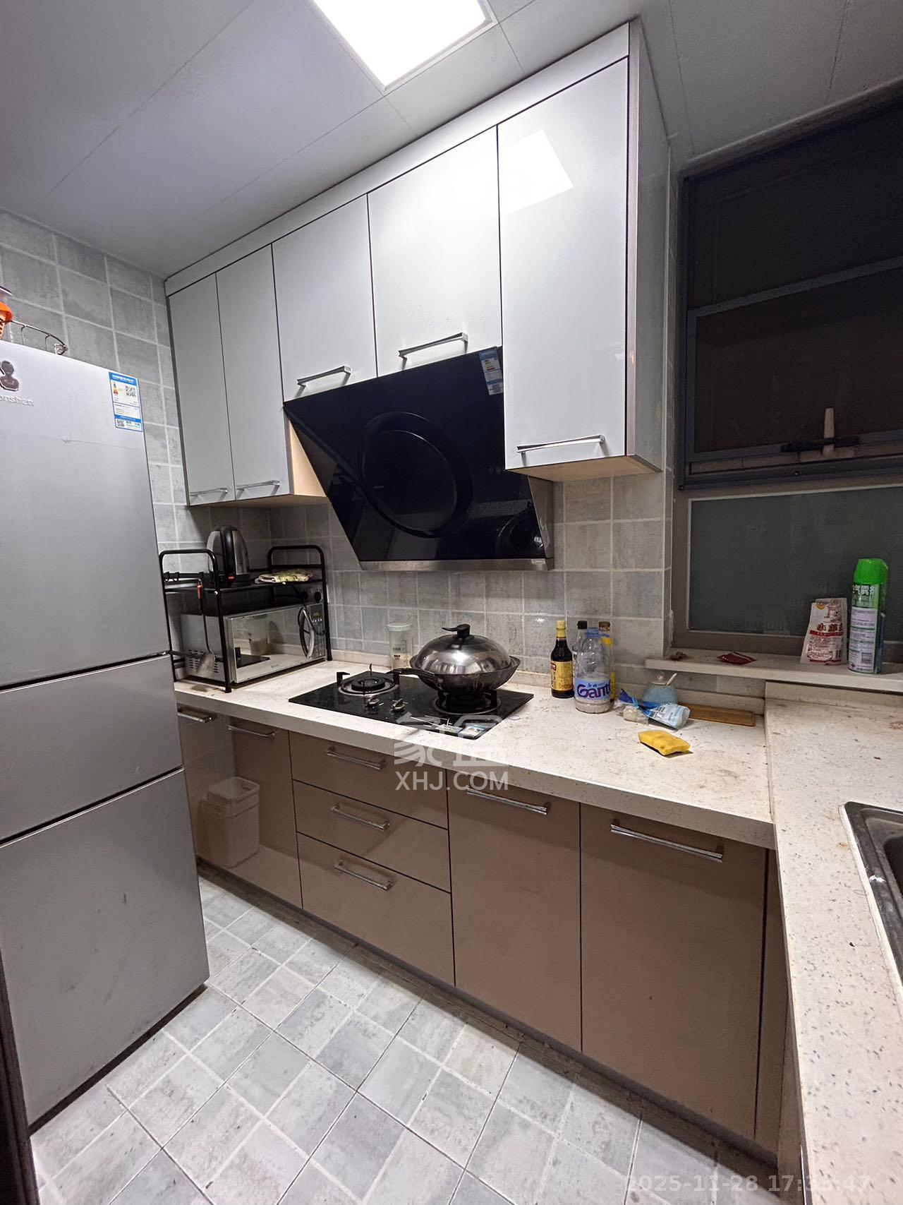 怡海星城  1室1厅1卫    1300.0元/月