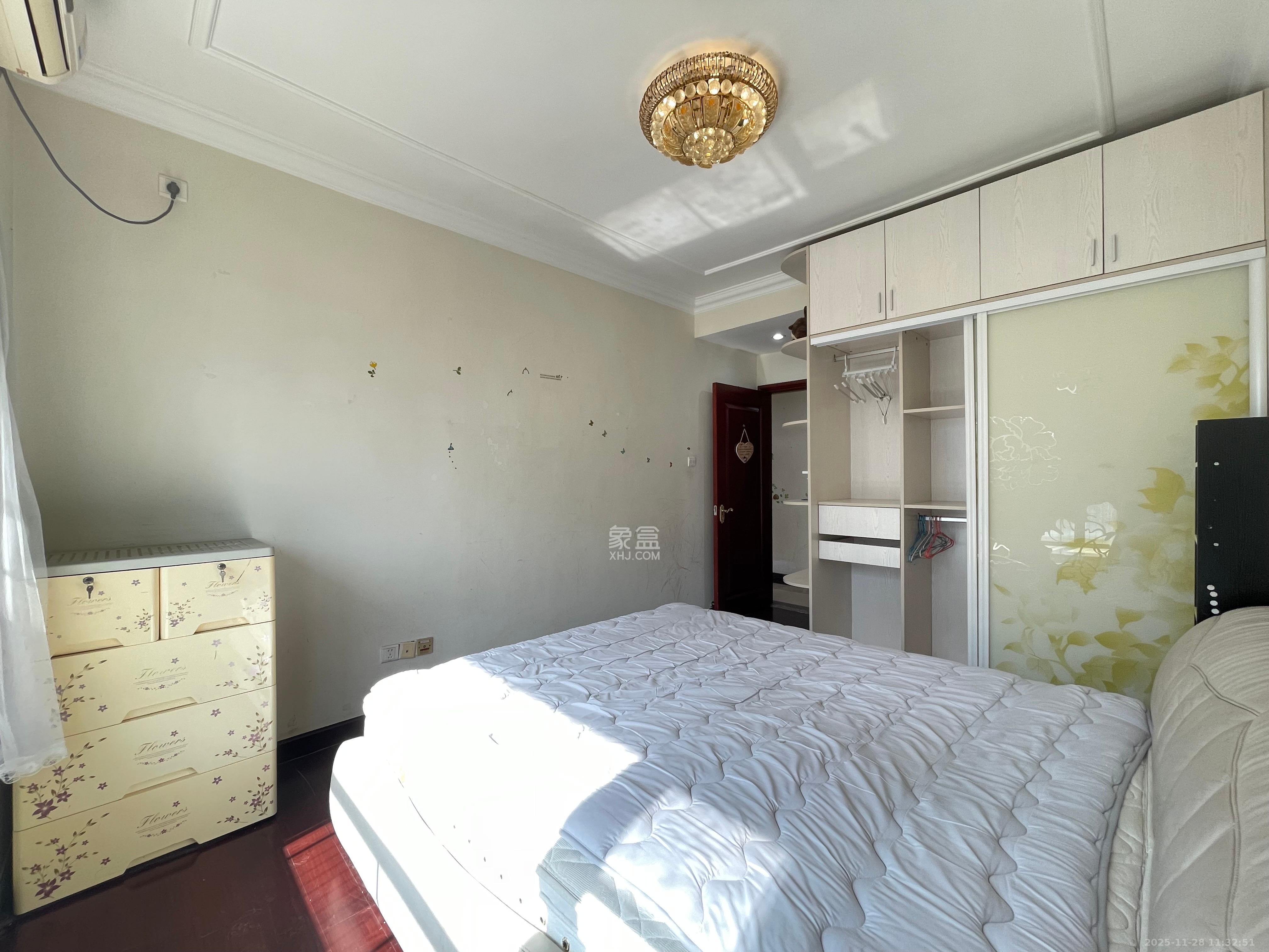 恒大名都  3室2厅2卫    1600.0元/月室内图