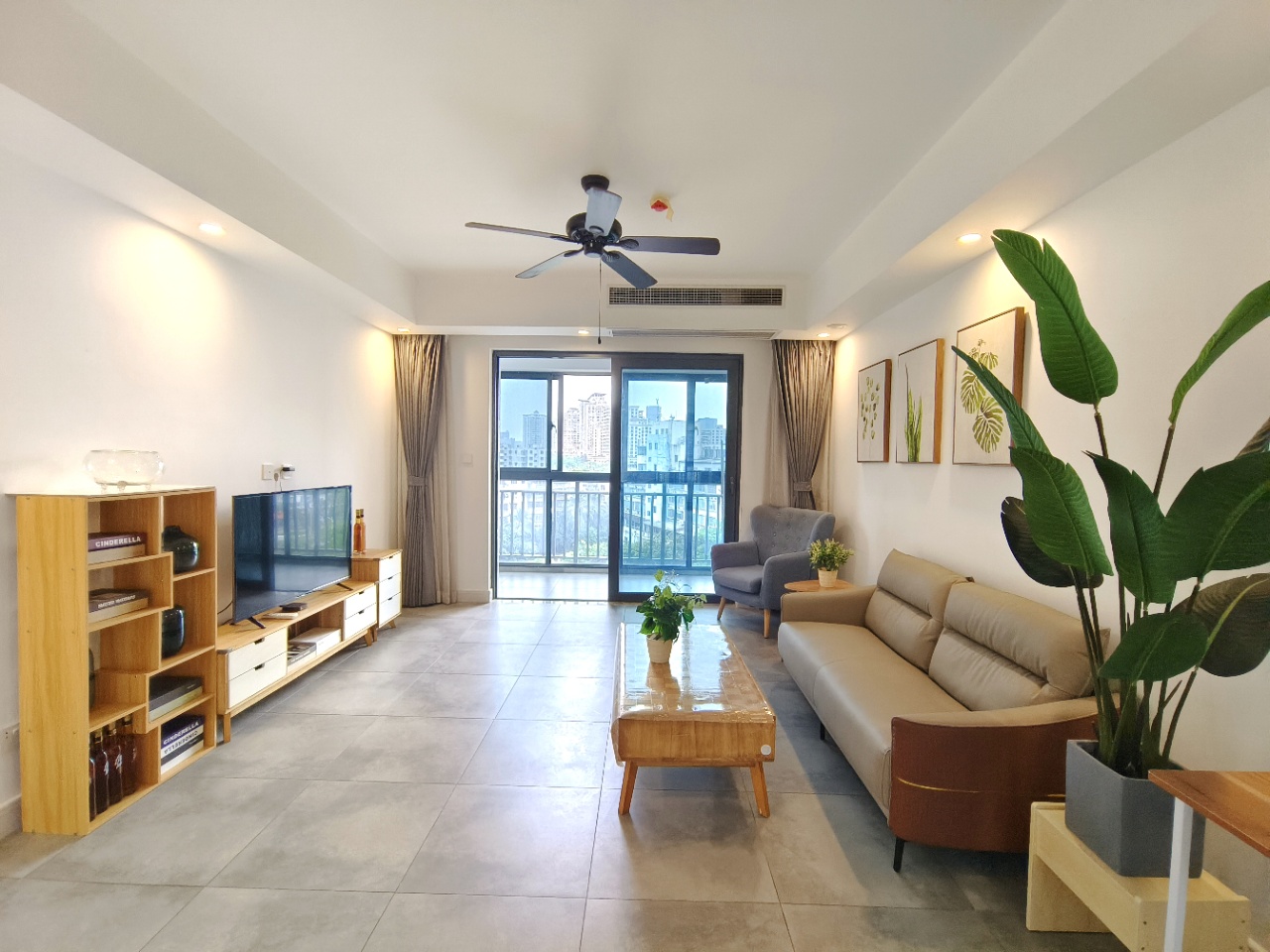 海航豪庭南苑 3室2厅2卫 268.0万 海航豪庭南苑 3室2厅2卫 268.0万客厅