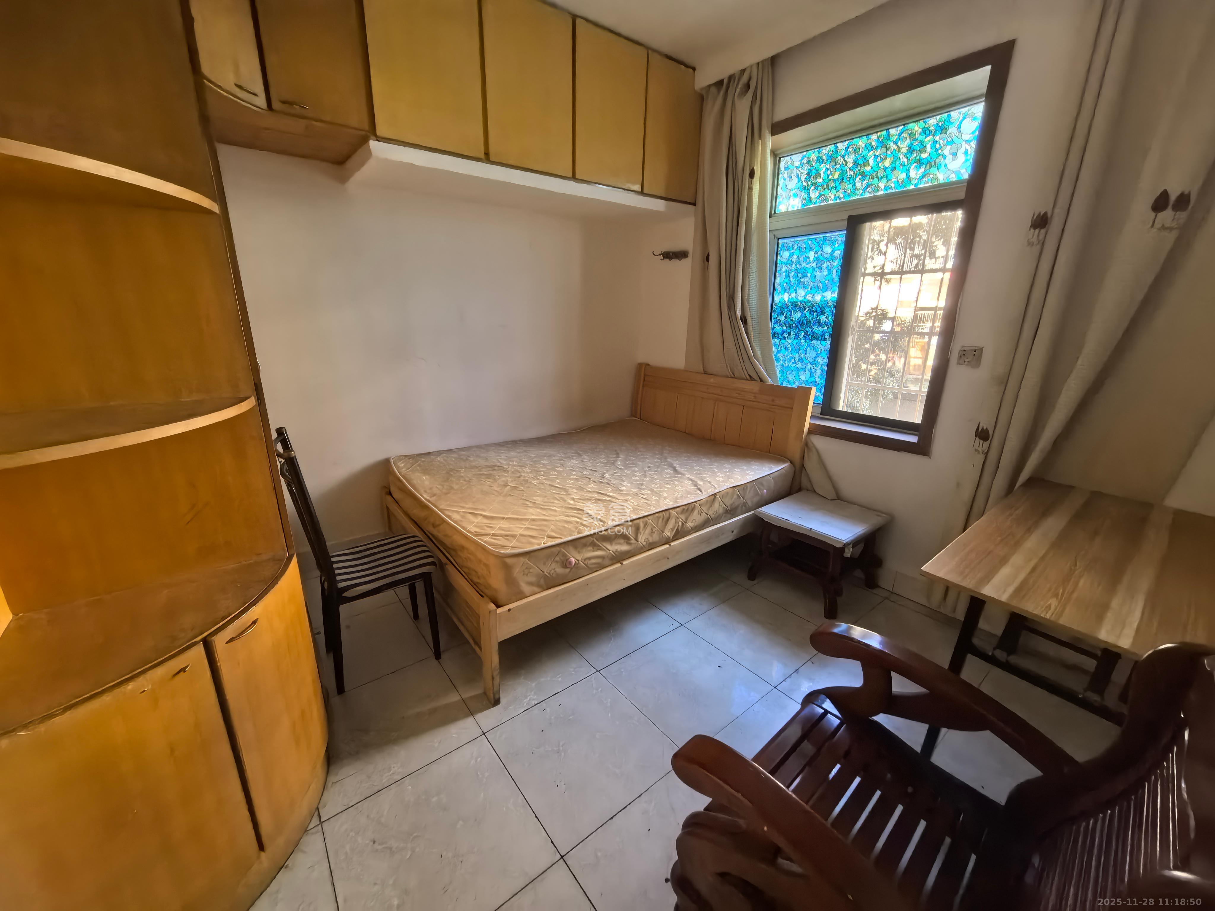 解放四村石子冲 3室1厅1卫 1400.0元/月 解放四村石子冲 3室1厅1卫 1400.0元/月室内图