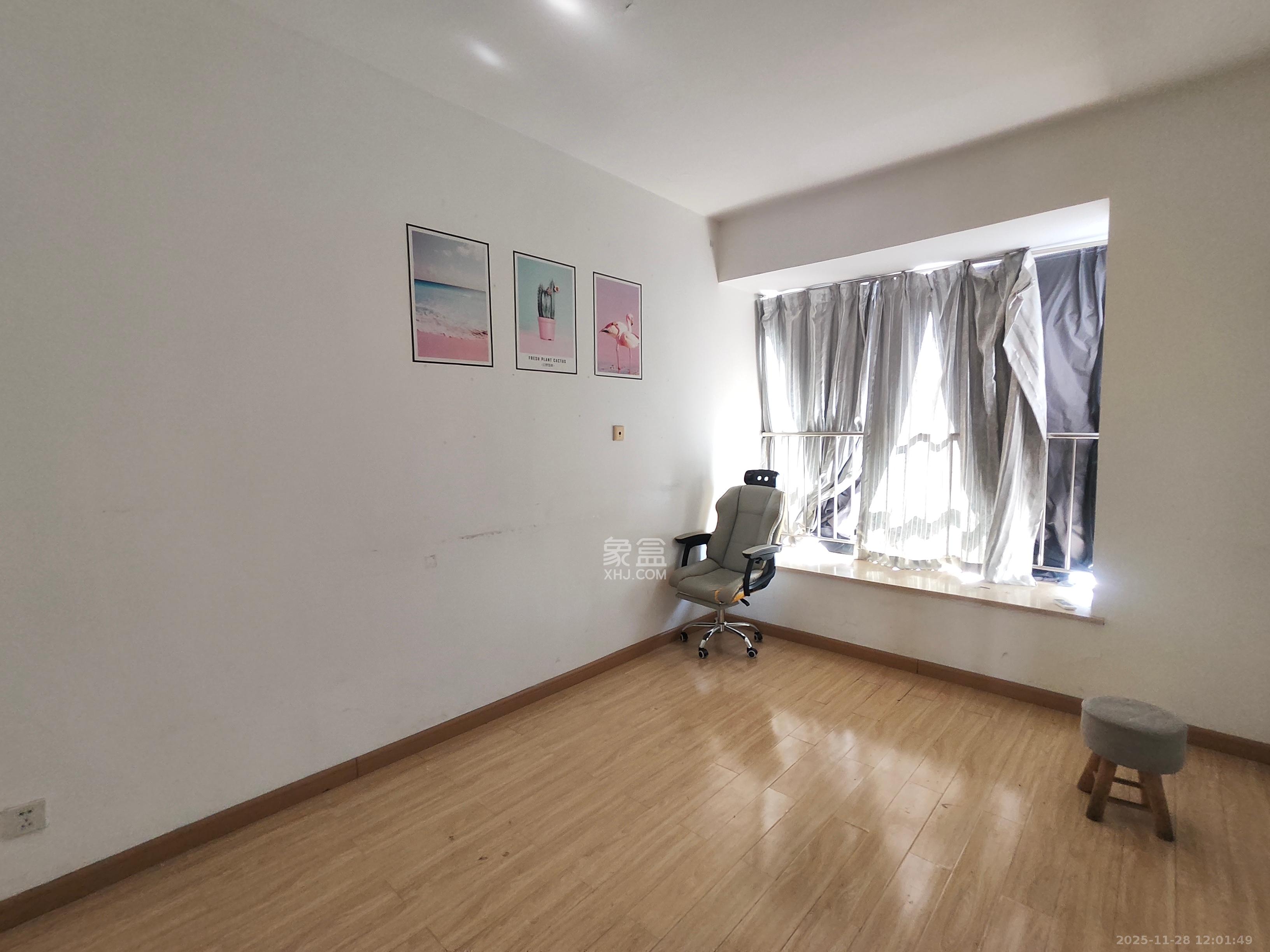 泊爱蓝湾  2室1厅1卫    2200.0元/月室内图