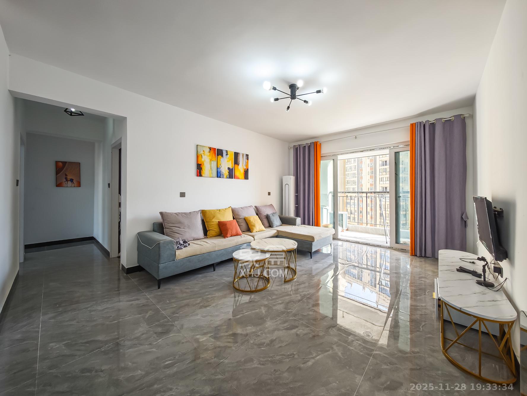 福晟钱隆国际(晟冉景苑) 4室2厅2卫 118.0万 福晟钱隆国际(晟冉景苑) 4室2厅2卫 118.0万客厅