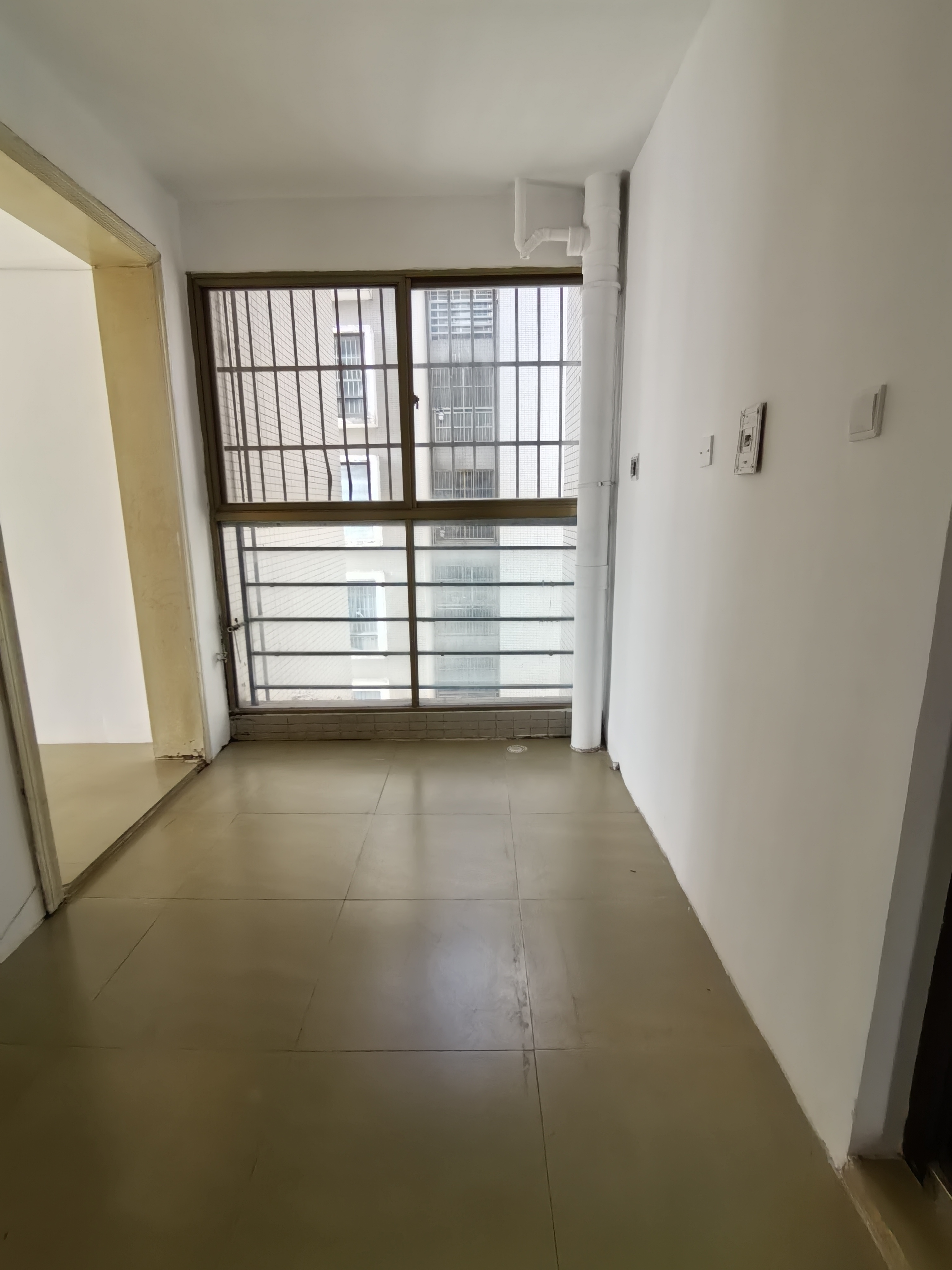 玉沙广场(京华城) 2室2厅1卫 2100.0元/月 玉沙广场(京华城) 2室2厅1卫 2100.0元/月室内图