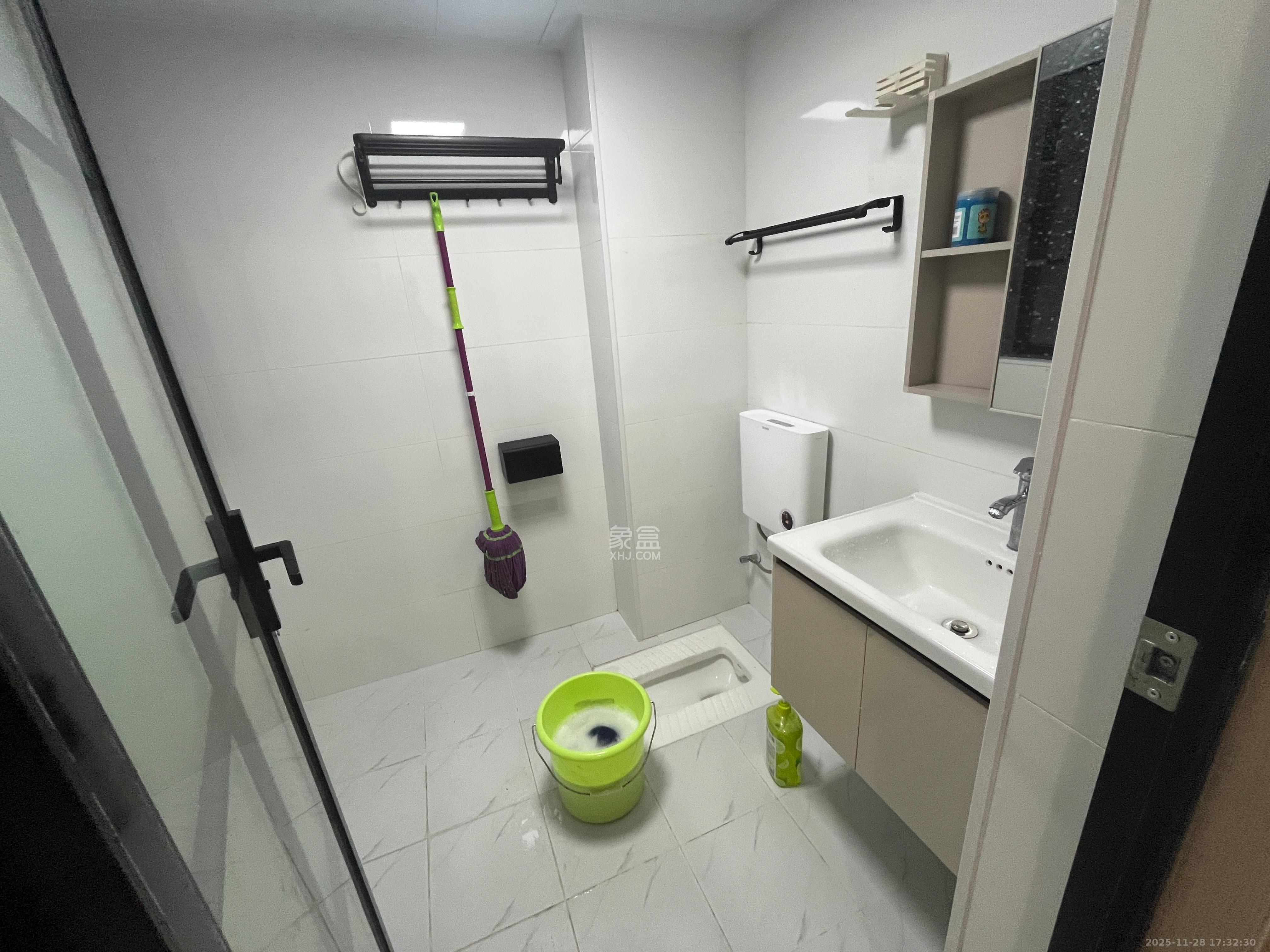 华银南苑融域  3室2厅1卫    2800.0元/月室内图