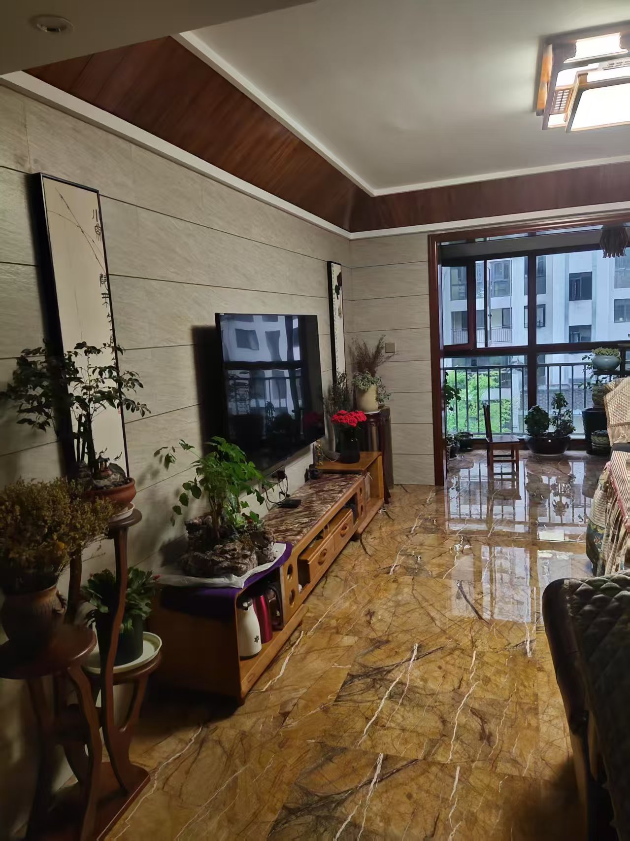 东岳新外滩 4室2厅2卫 95.8万 东岳新外滩 4室2厅2卫 95.8万客厅