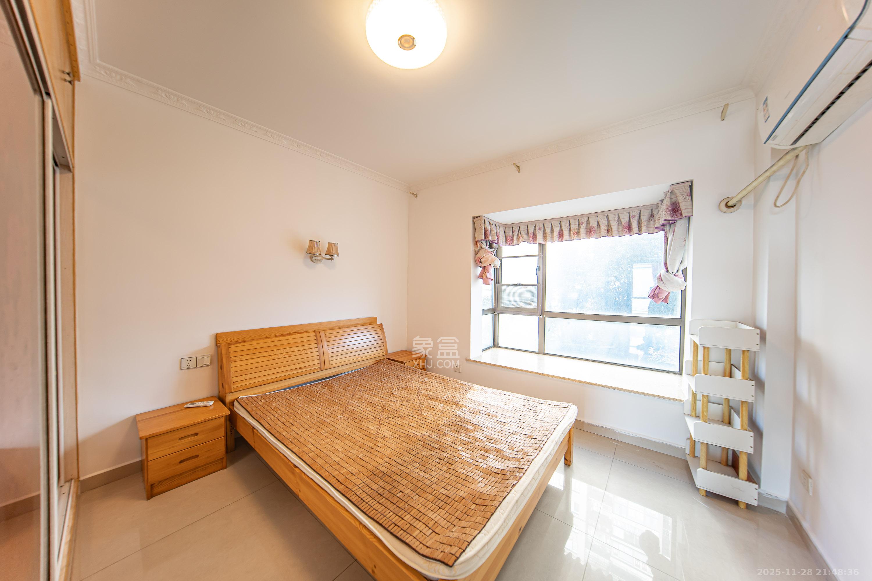 卓越麓山别墅（麓山峰境产权麓山花苑）  3室2厅1卫    48.0万卧室