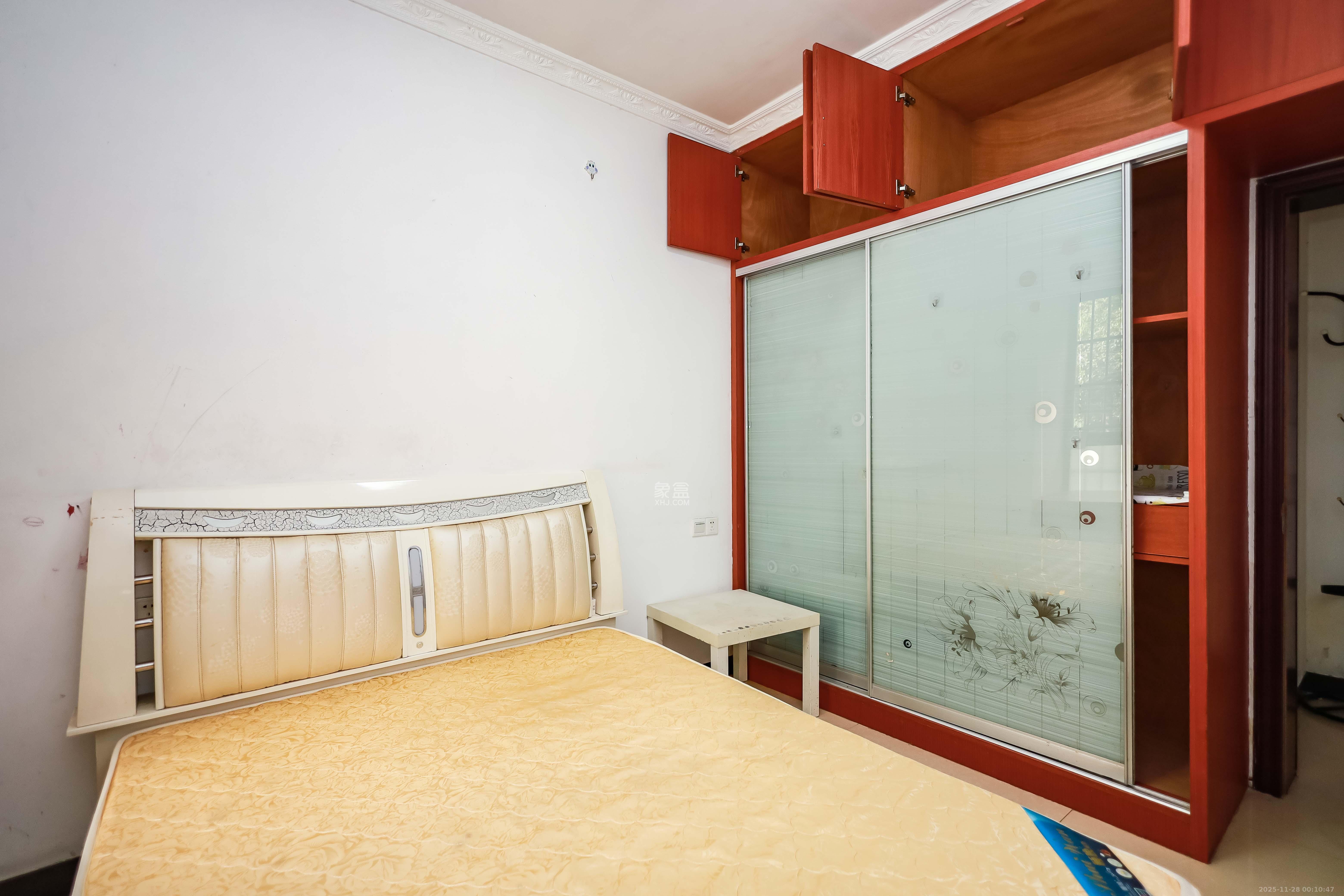 丽都桃源(金峰北院二期) 2室1厅1卫 58.0万 丽都桃源(金峰北院二期) 2室1厅1卫 58.0万卧室