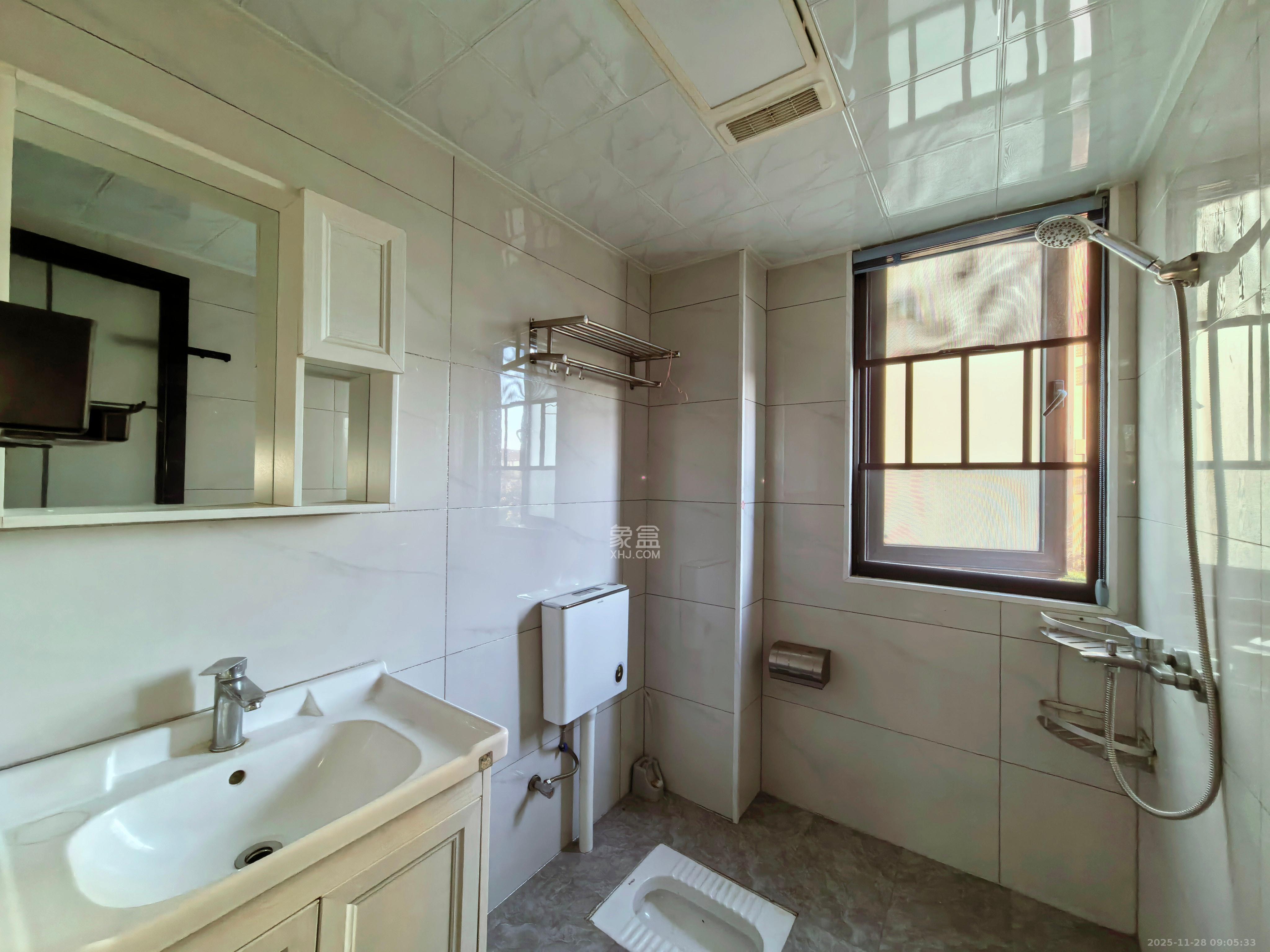 东合新苑 2室2厅1卫 2000.0元/月 东合新苑 2室2厅1卫 2000.0元/月室内图