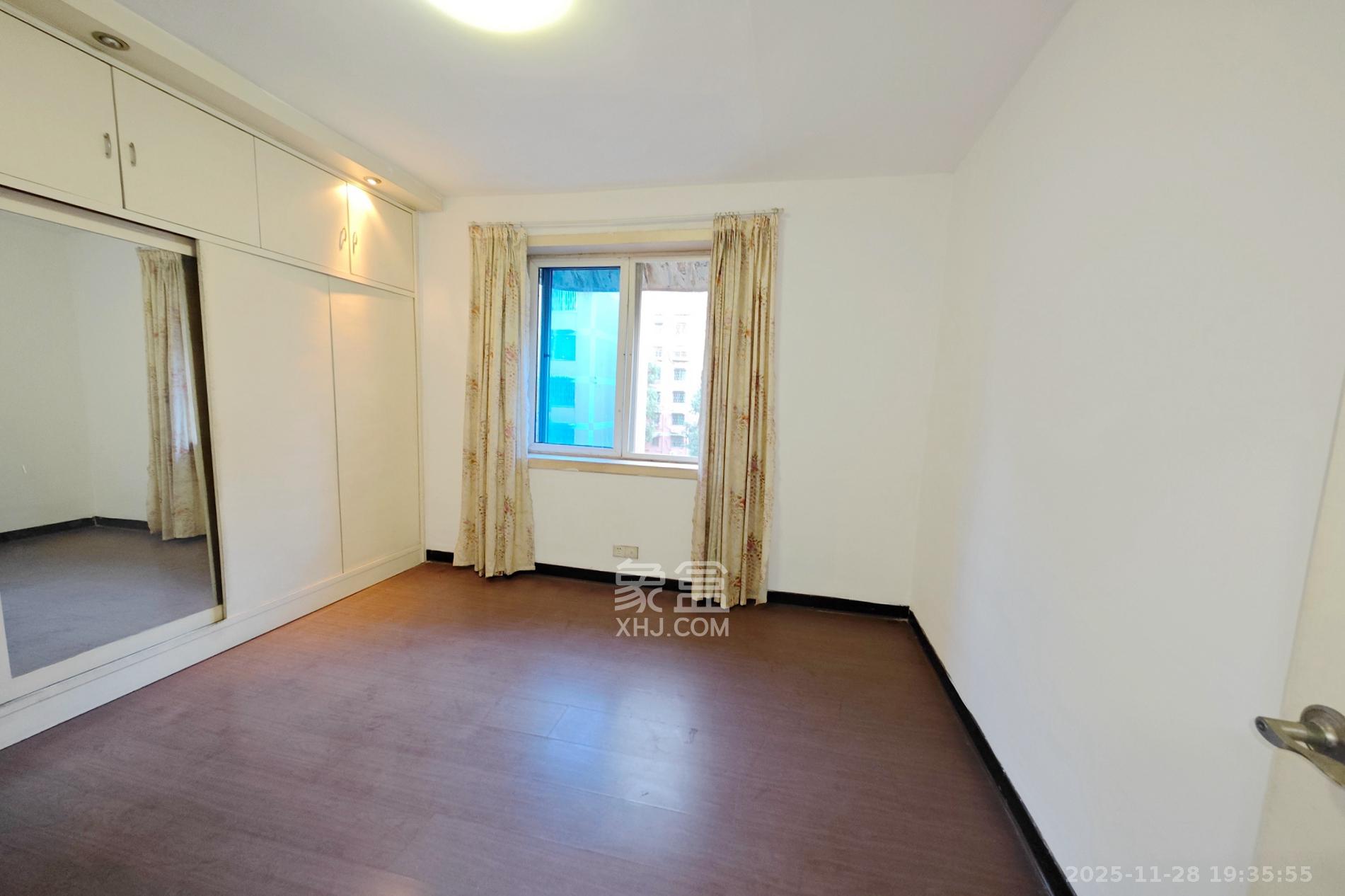 新华园  2室1厅1卫    39.0万卧室