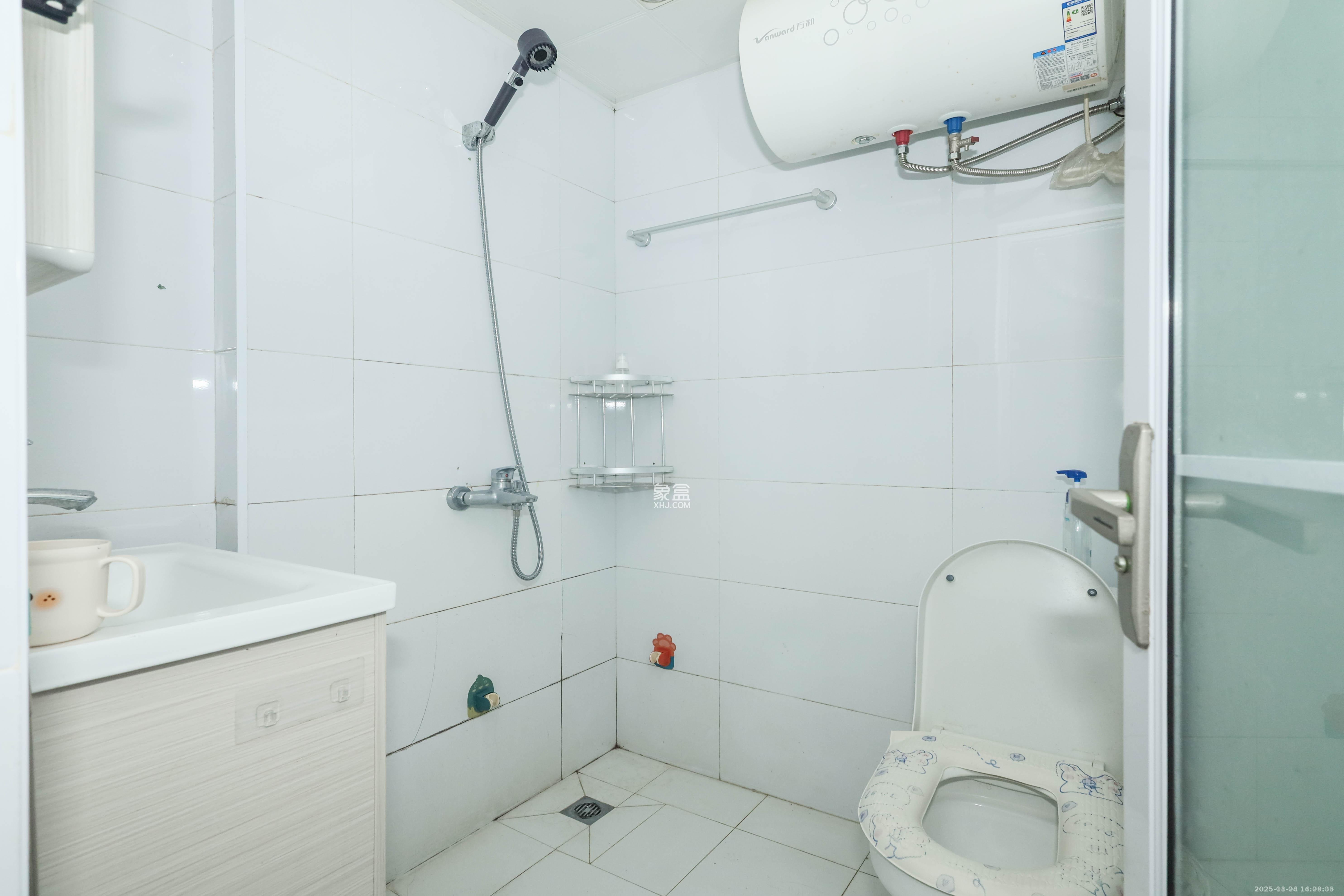 好莱城（弘德西街）  1室1厅1卫    1300.0元/月室内图