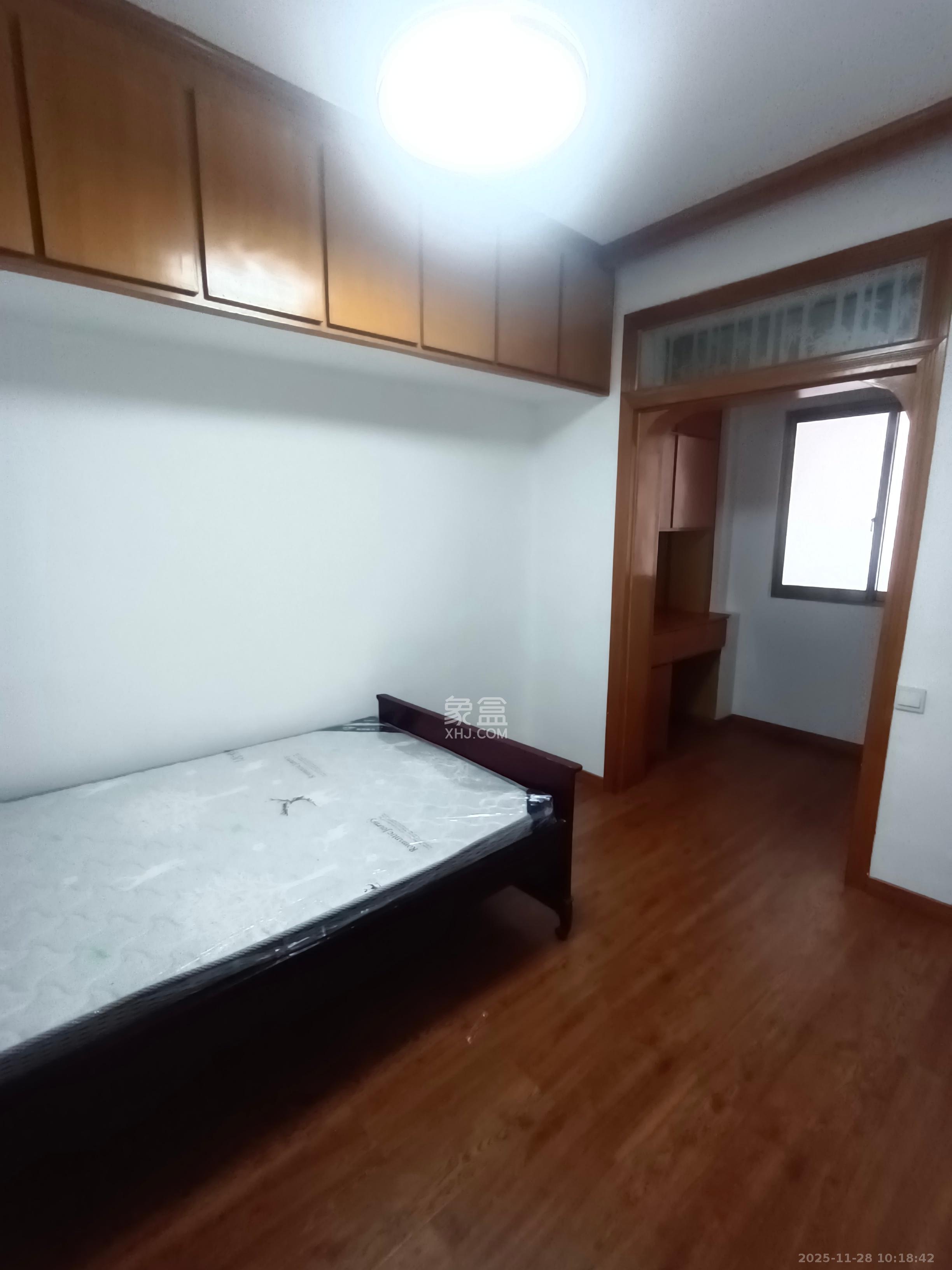 湘仪家园 1室1厅1卫 1600.0元/月 湘仪家园 1室1厅1卫 1600.0元/月室内图