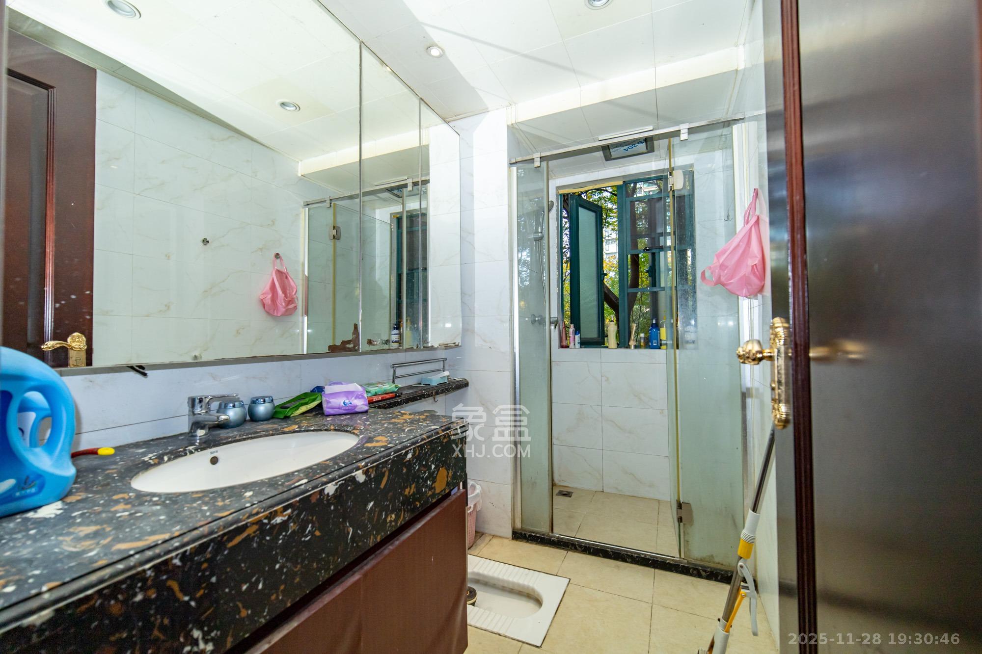 恒大雅苑 3室2厅2卫 78.0万 恒大雅苑 3室2厅2卫 78.0万卫生间