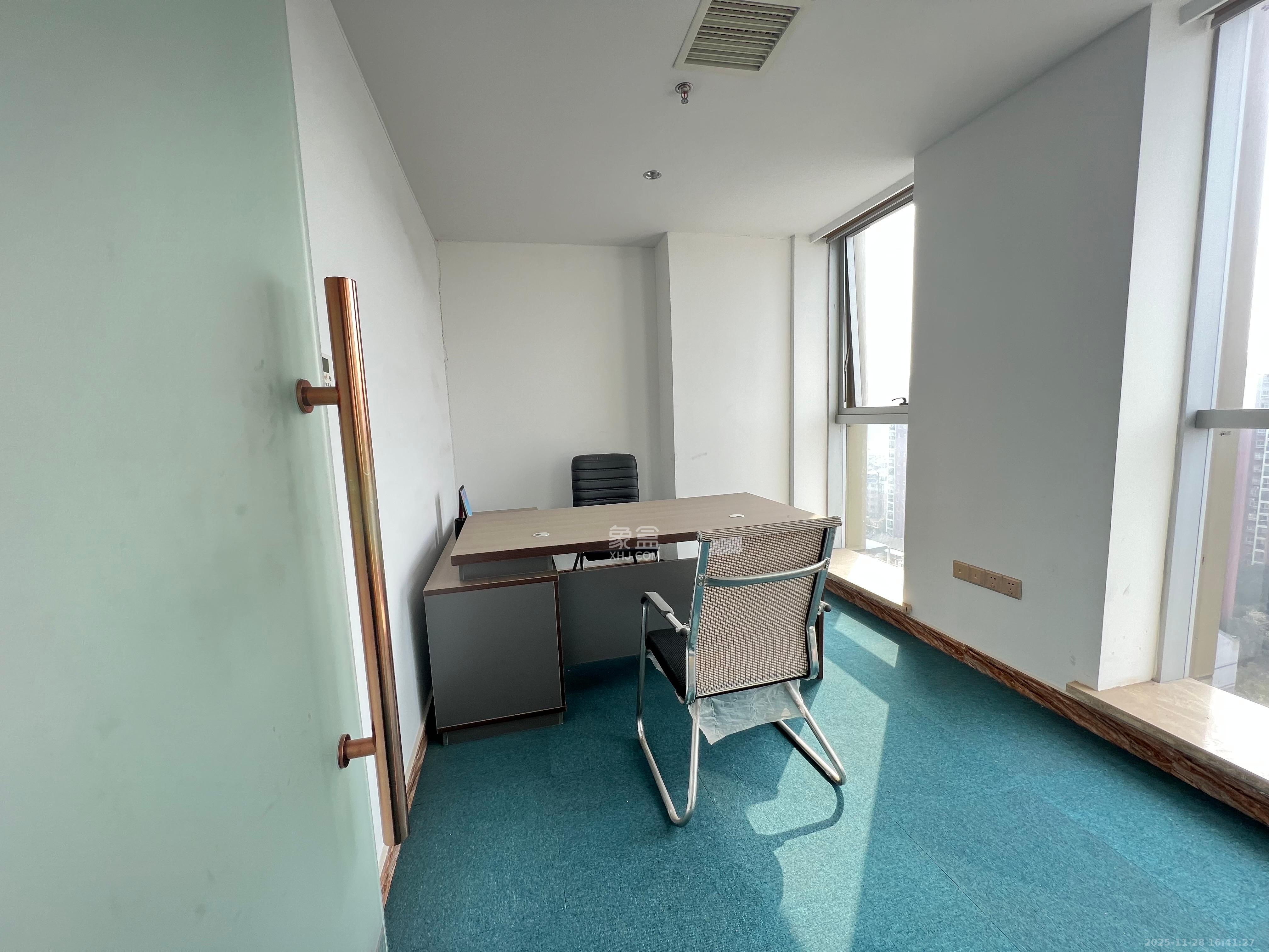 铭诚摩根  3室2厅0卫    8200.0元/月室内图